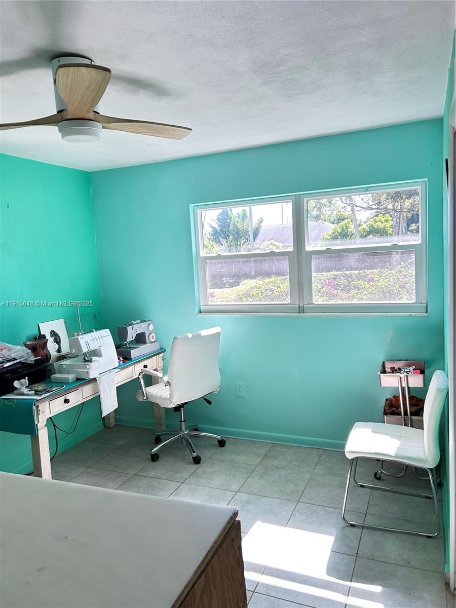 118 3 / 2  sq. ft. $ 2025-11-08 0 Photo