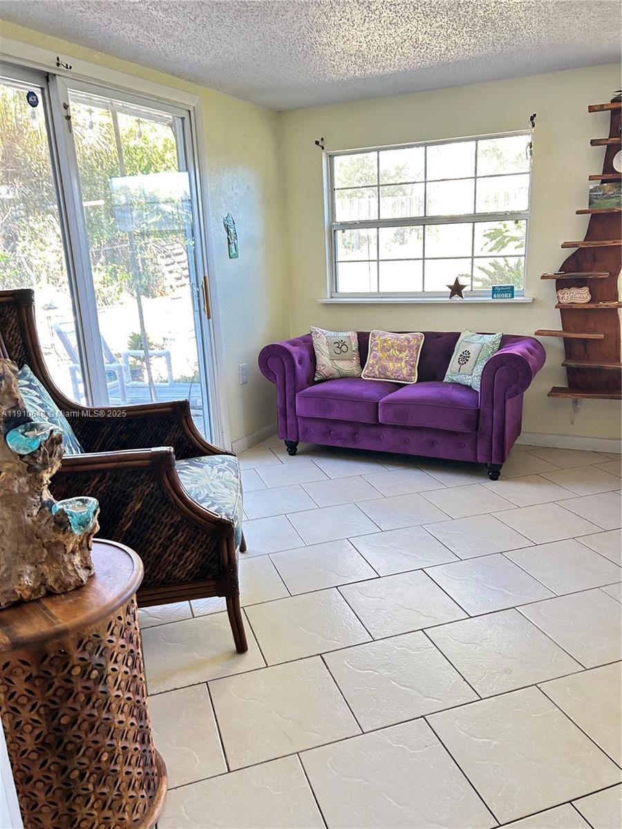 118 3 / 2  sq. ft. $ 2025-11-08 0 Photo