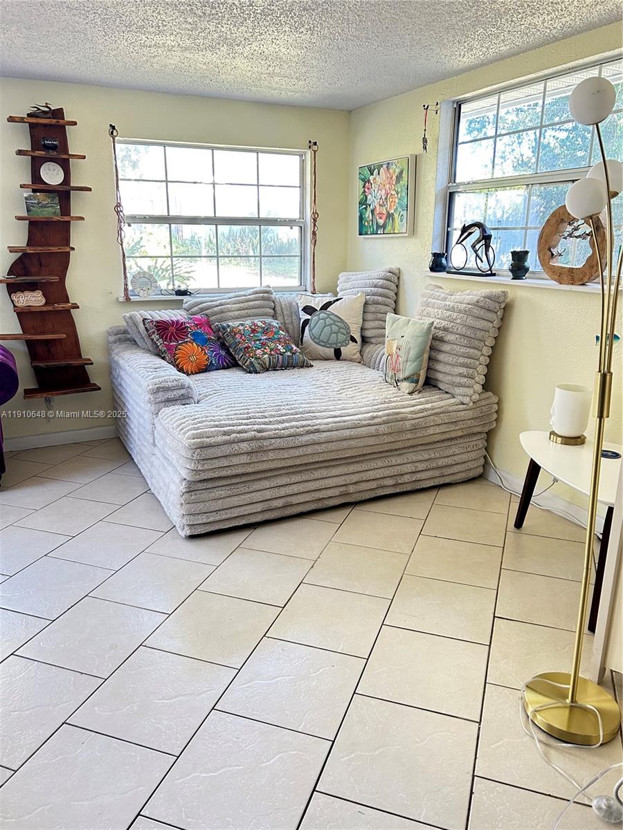 118 3 / 2  sq. ft. $ 2025-11-08 0 Photo