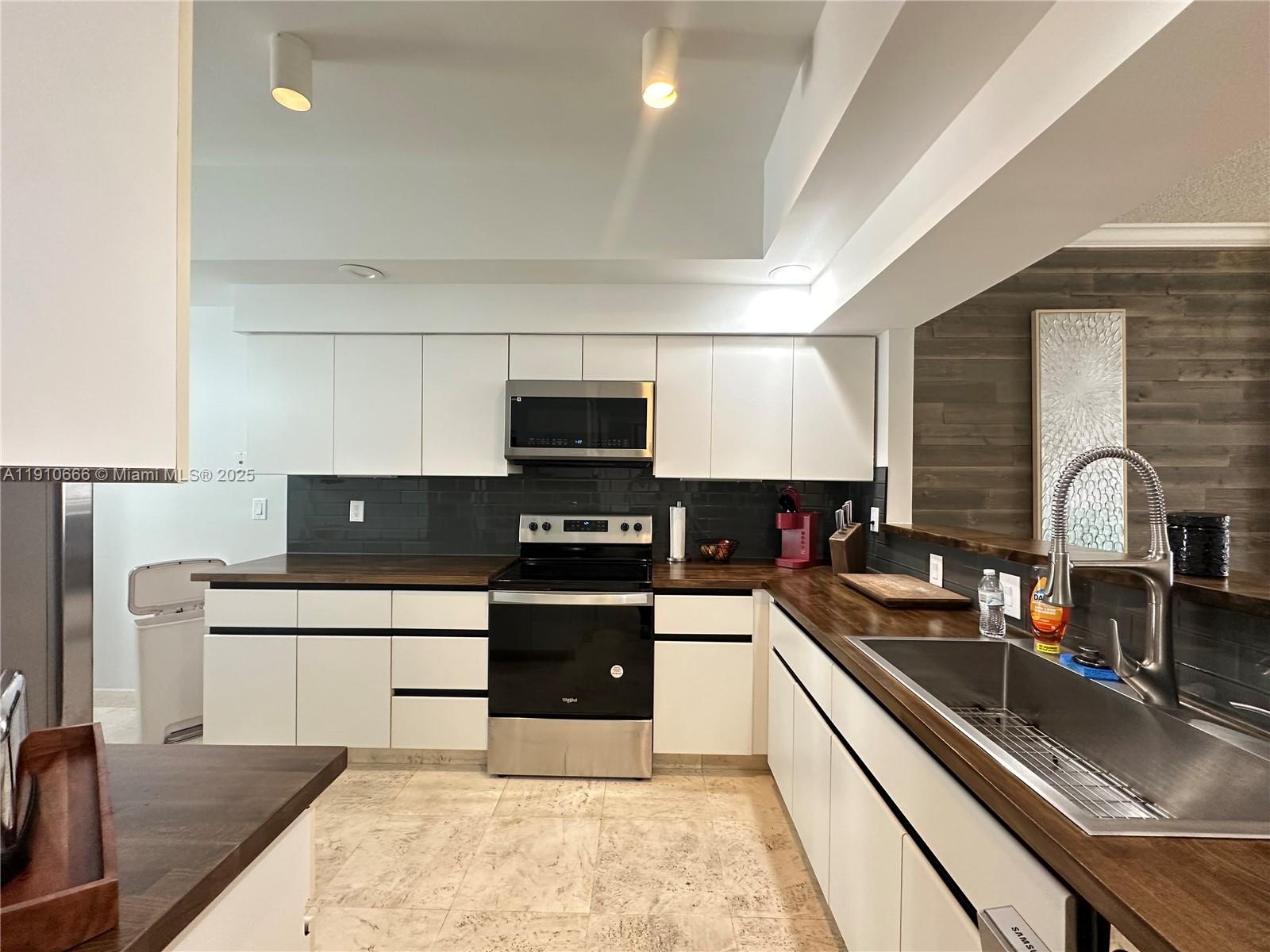 B-303 2 / 2 1820 sq. ft. $ 2025-11-08 0 Photo