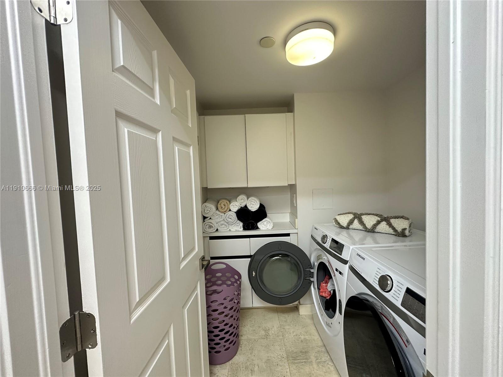 B-303 2 / 2 1820 sq. ft. $ 2025-11-08 0 Photo