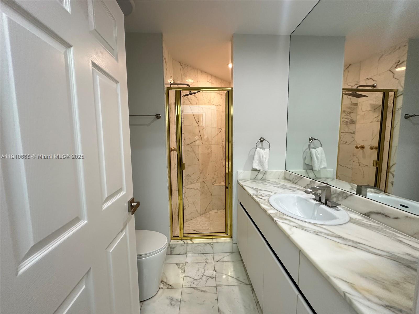 B-303 2 / 2 1820 sq. ft. $ 2025-11-08 0 Photo