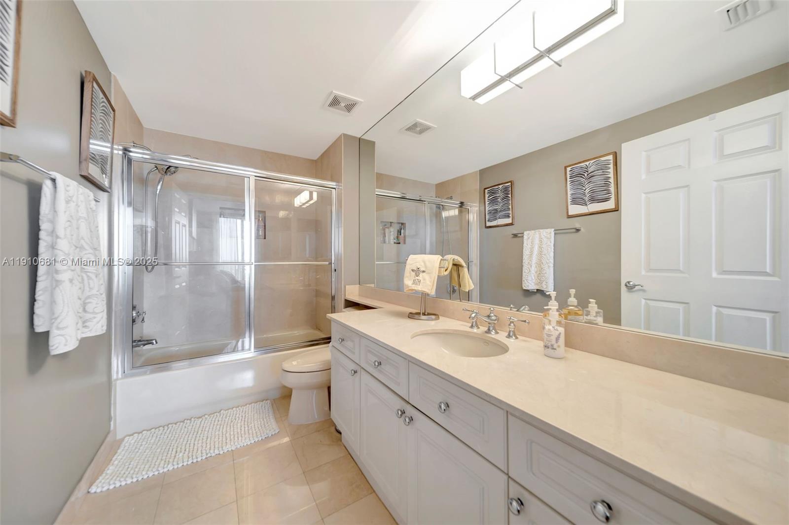 Photo of 6051 Ocean Dr  #603, Hollywood, Florida, 33019 - 