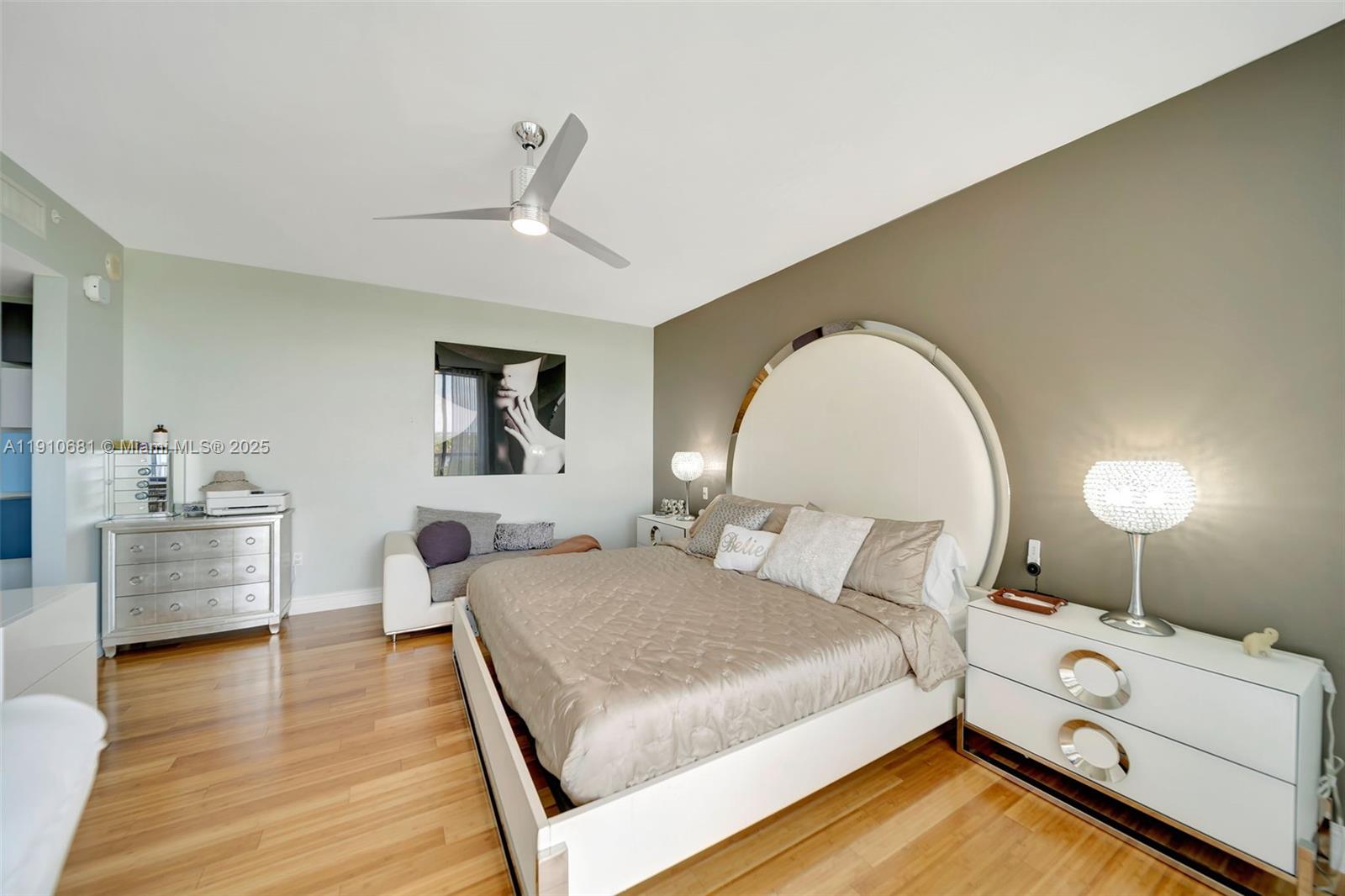 Photo of 6051 Ocean Dr  #603, Hollywood, Florida, 33019 - 