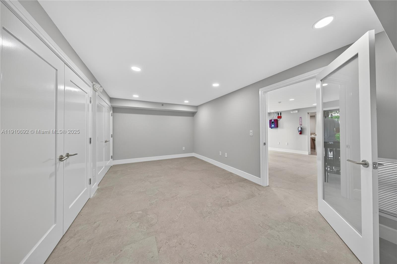 Подробнее / кв.футов $ 2025-11-08 0 Фото