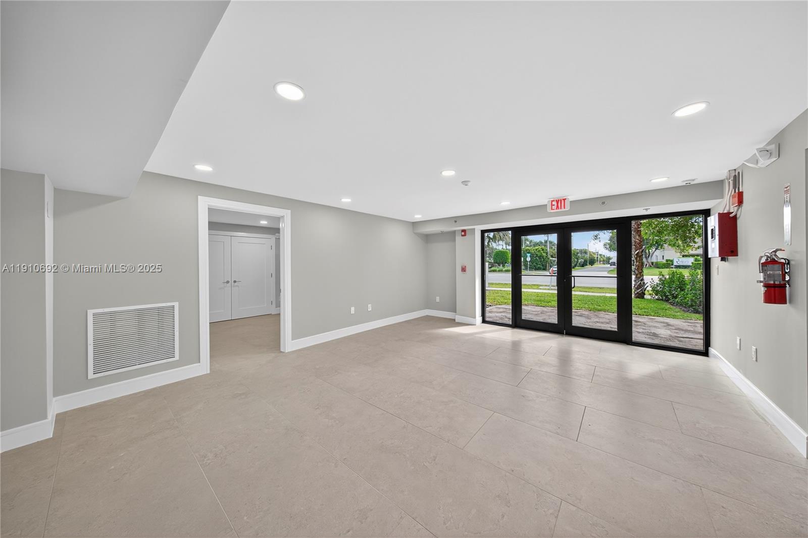 Подробнее / кв.футов $ 2025-11-08 0 Фото