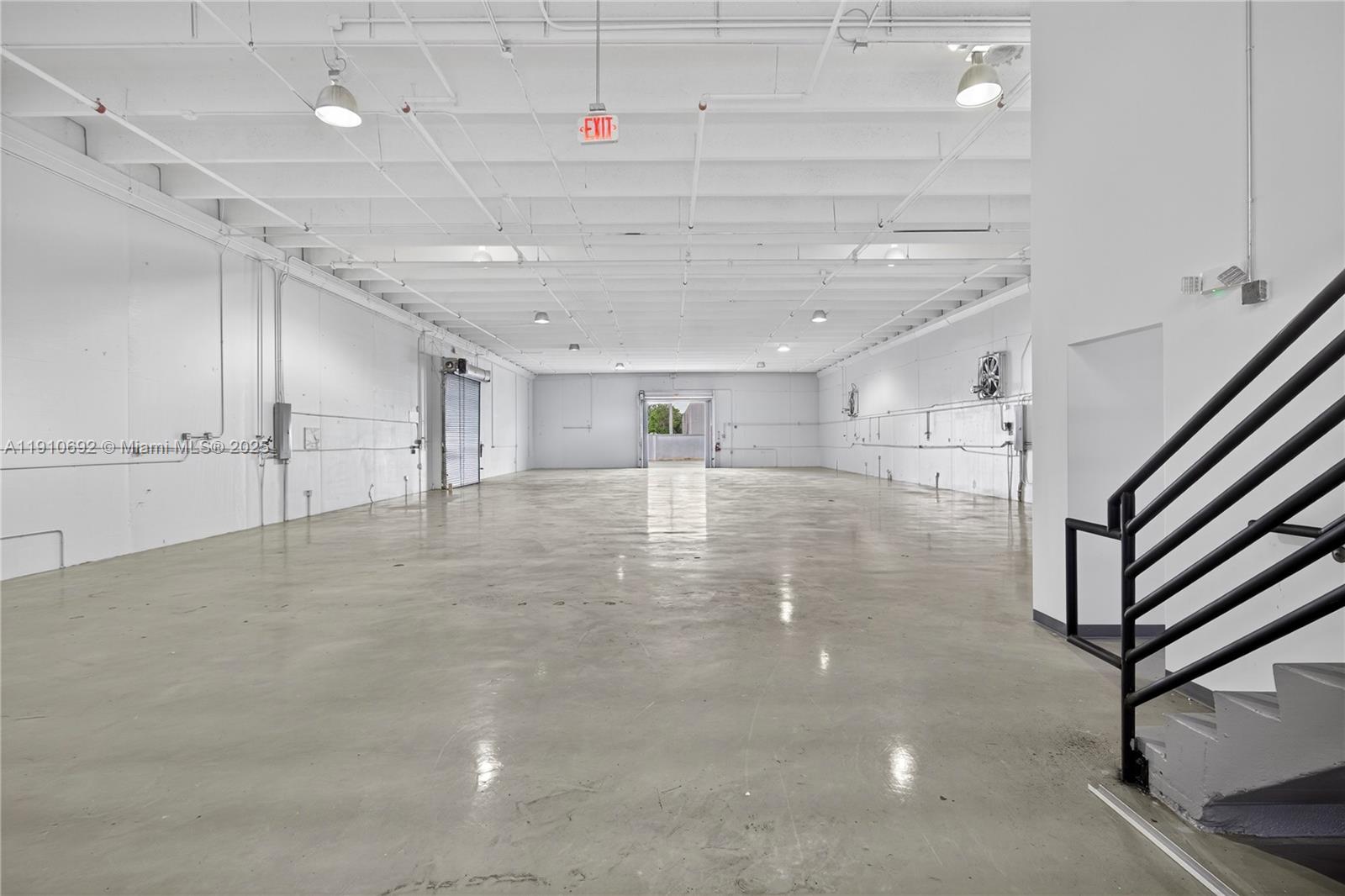 Подробнее / кв.футов $ 2025-11-08 0 Фото