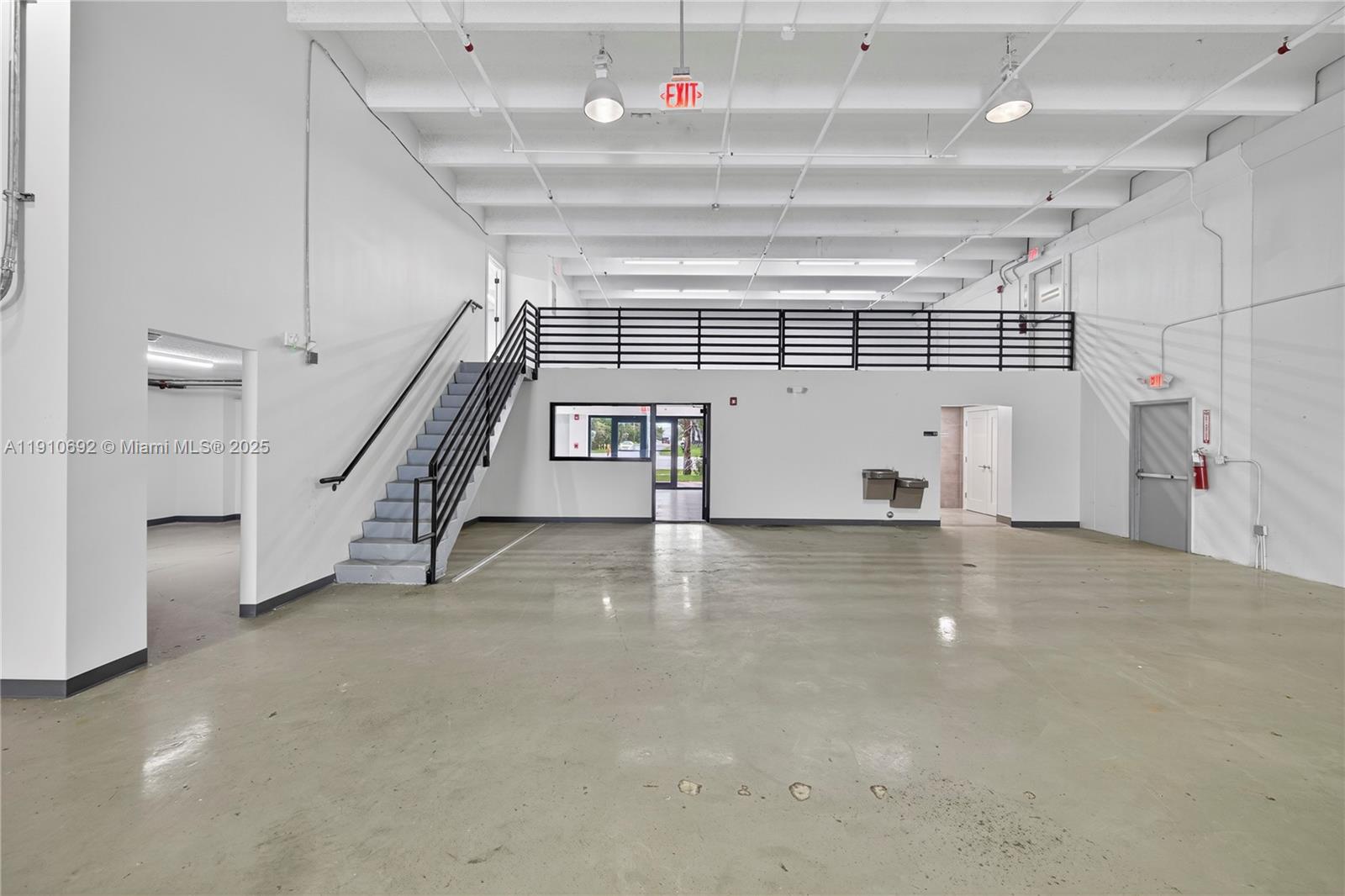 Подробнее / кв.футов $ 2025-11-08 0 Фото