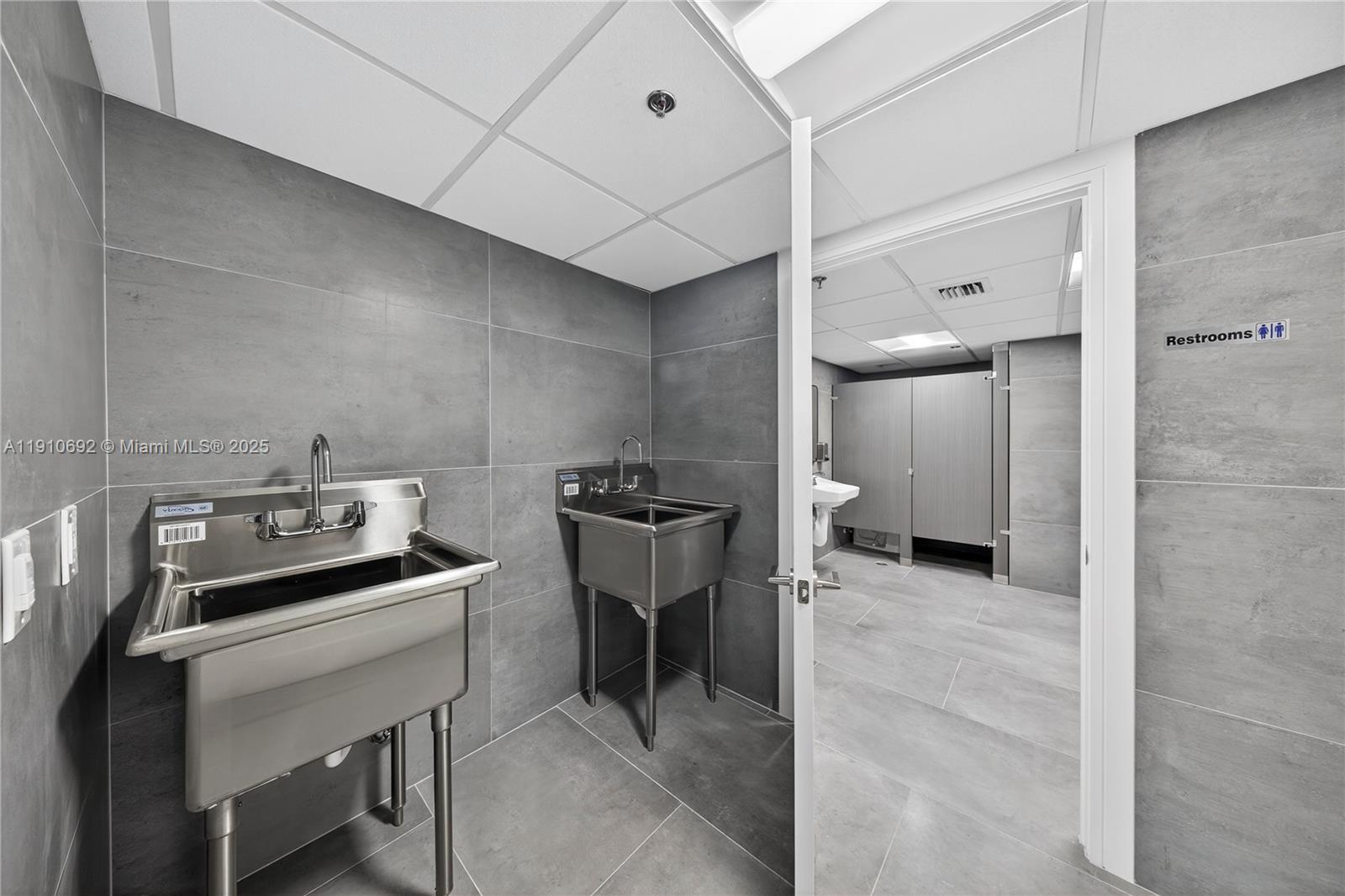 Подробнее / кв.футов $ 2025-11-08 0 Фото