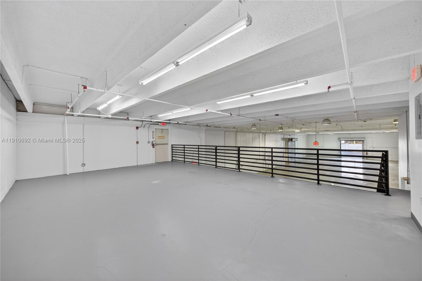 Подробнее / кв.футов $ 2025-11-08 0 Фото