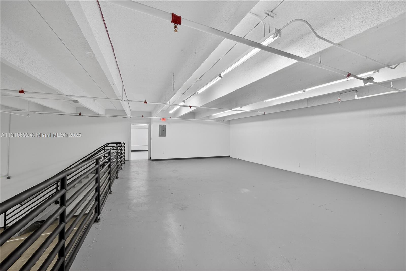 Подробнее / кв.футов $ 2025-11-08 0 Фото