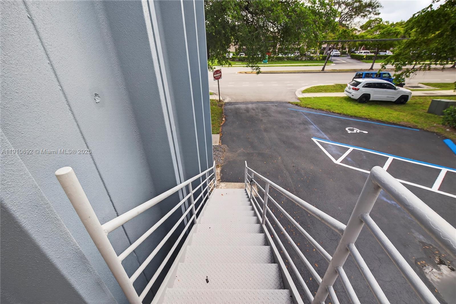 Подробнее / кв.футов $ 2025-11-08 0 Фото