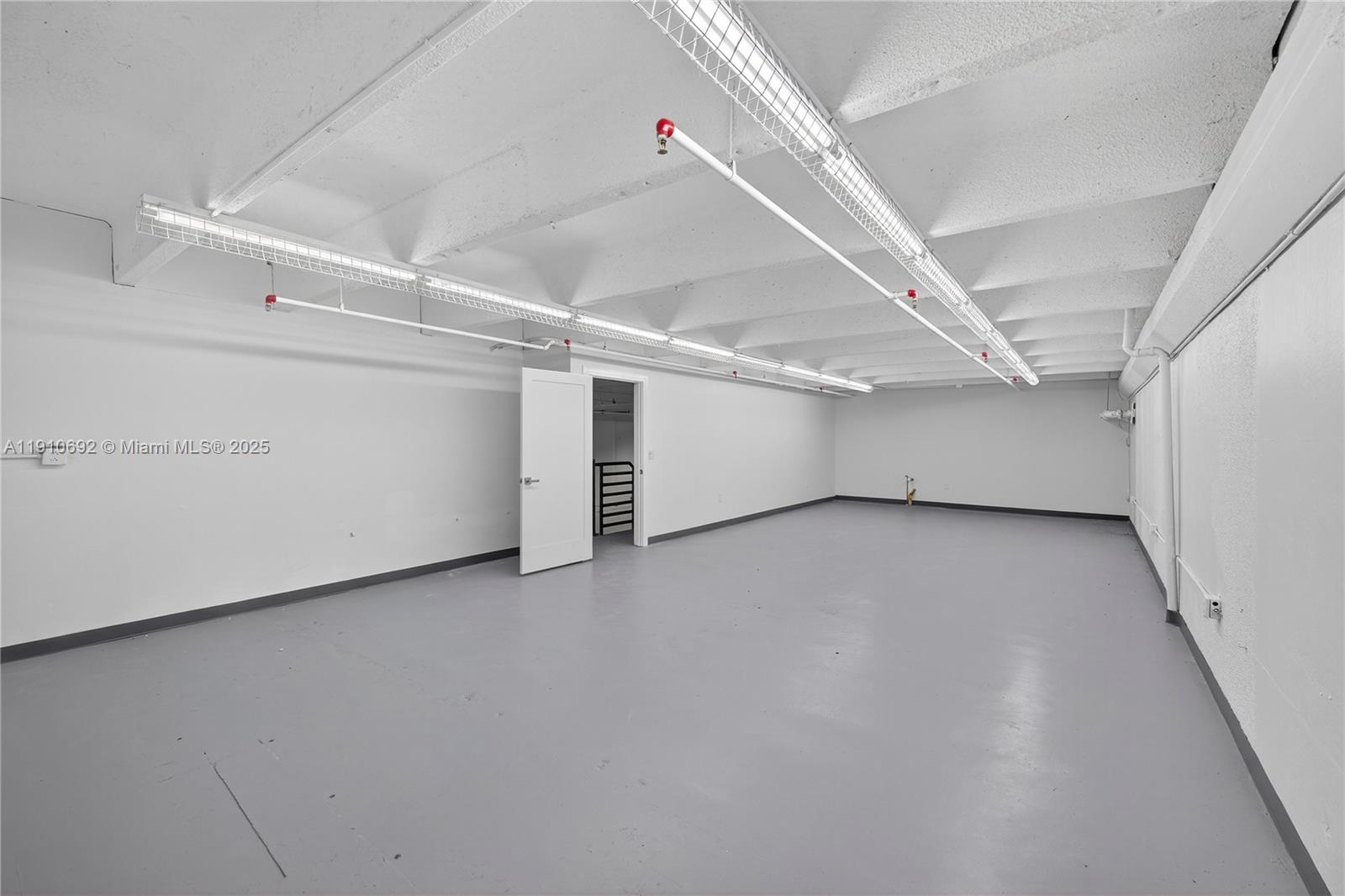 Подробнее / кв.футов $ 2025-11-08 0 Фото