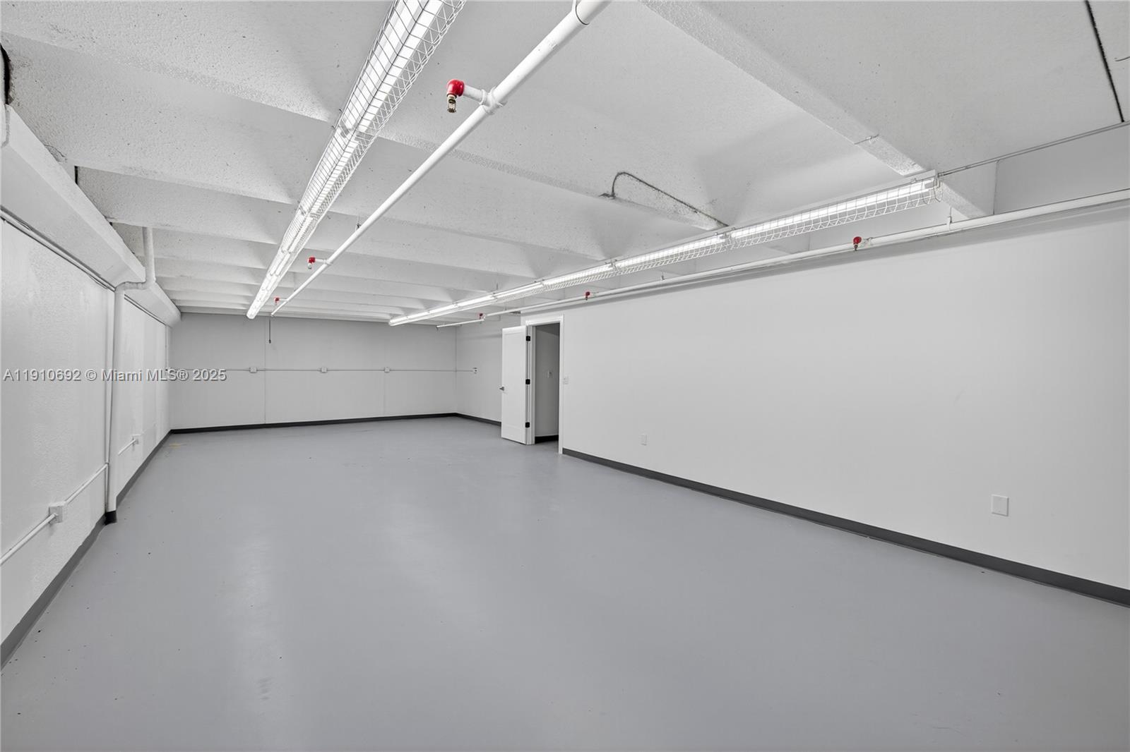 Подробнее / кв.футов $ 2025-11-08 0 Фото