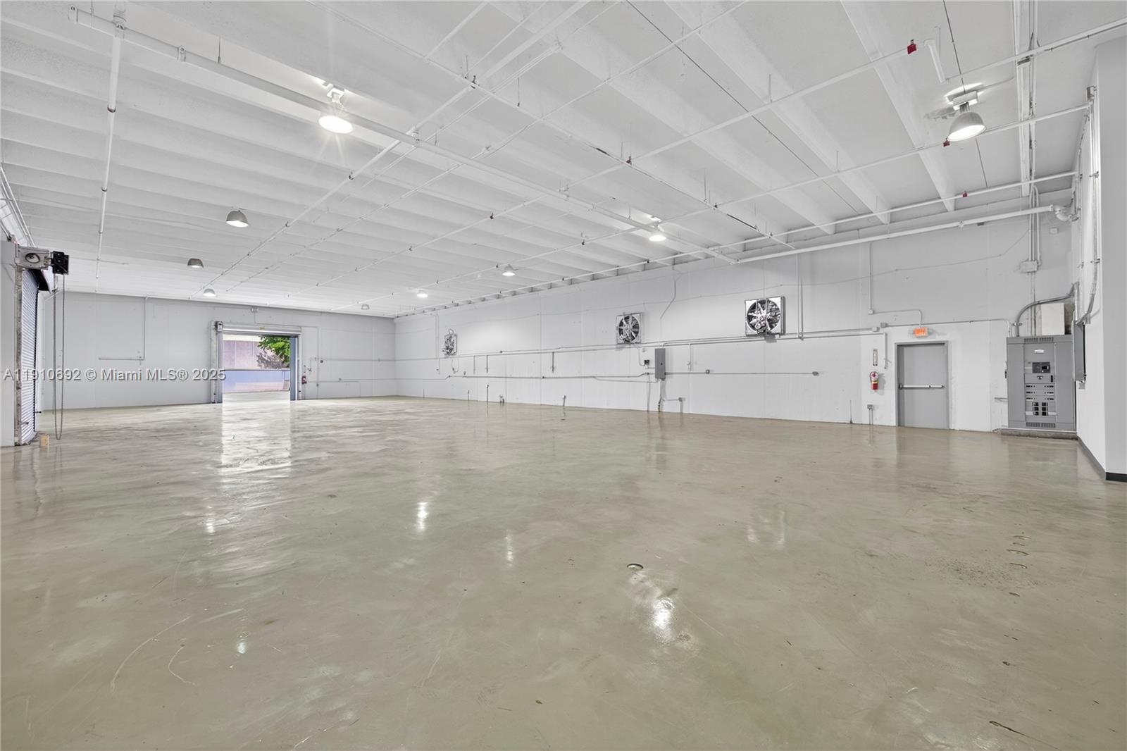 Подробнее / кв.футов $ 2025-11-08 0 Фото