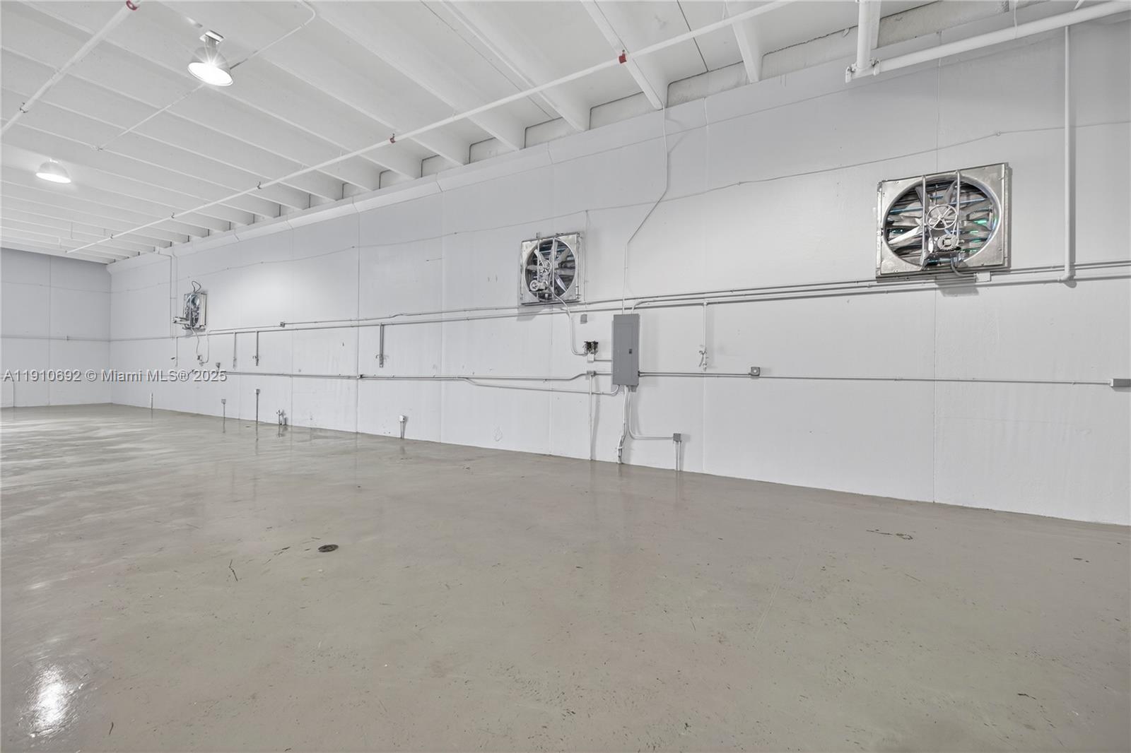 Подробнее / кв.футов $ 2025-11-08 0 Фото