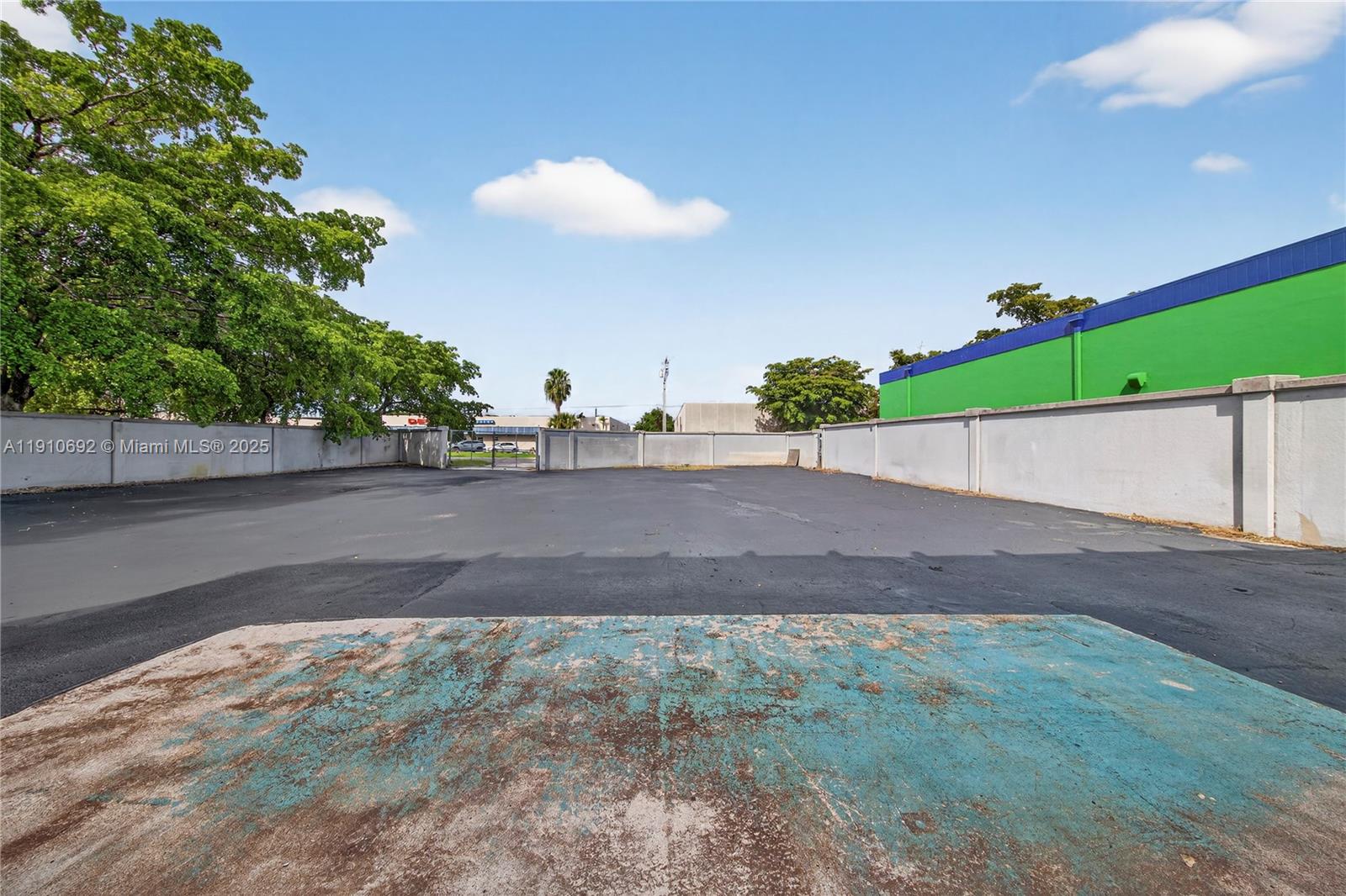 Подробнее / кв.футов $ 2025-11-08 0 Фото