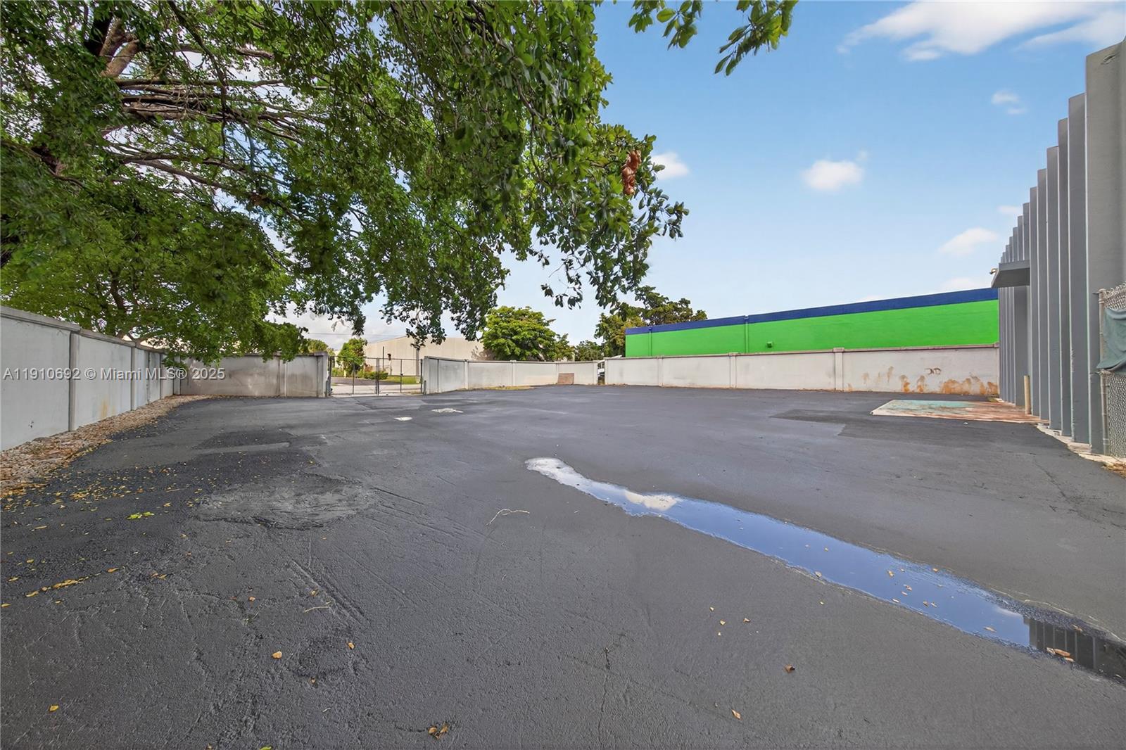 Подробнее / кв.футов $ 2025-11-08 0 Фото