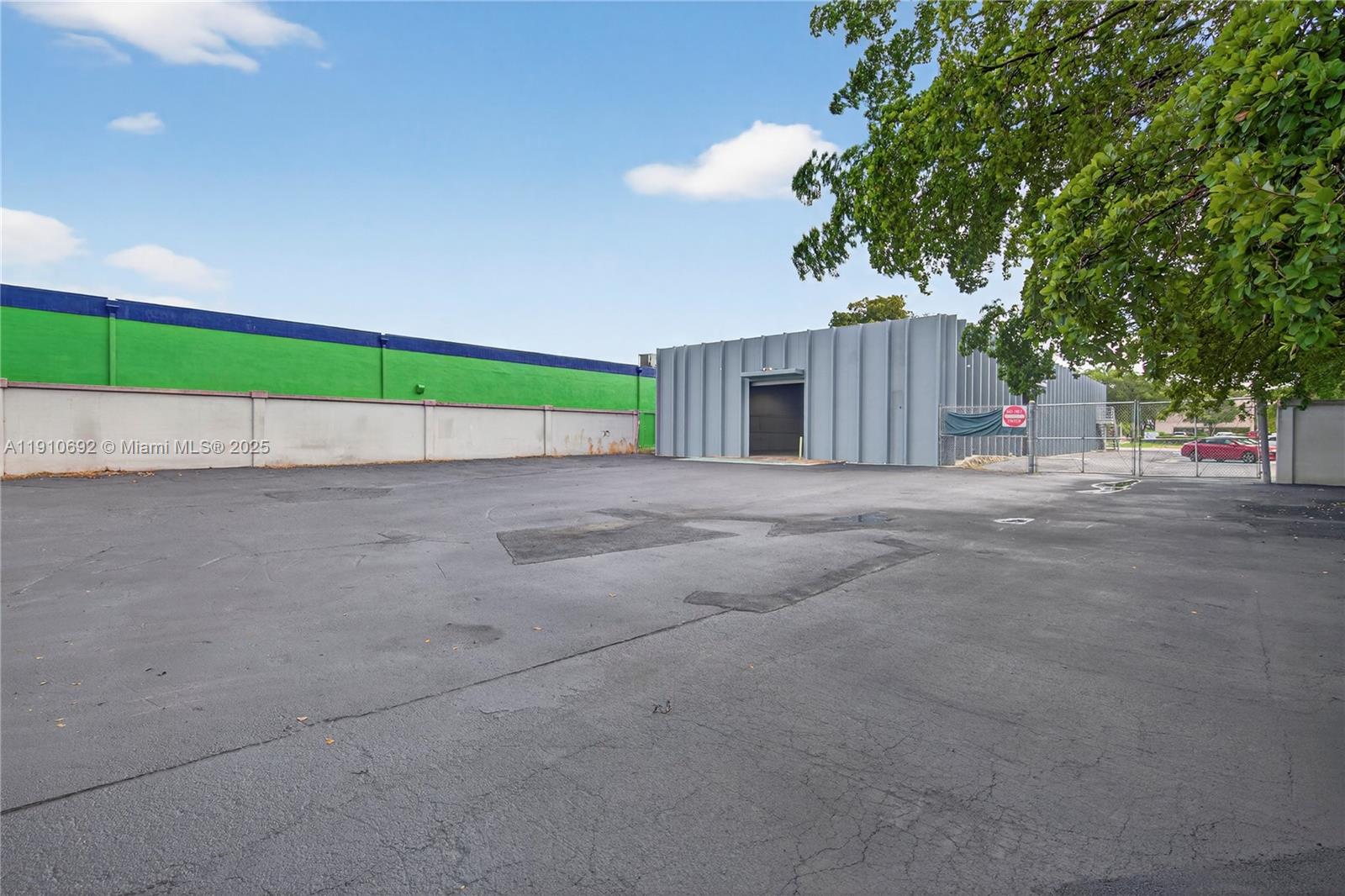 Подробнее / кв.футов $ 2025-11-08 0 Фото