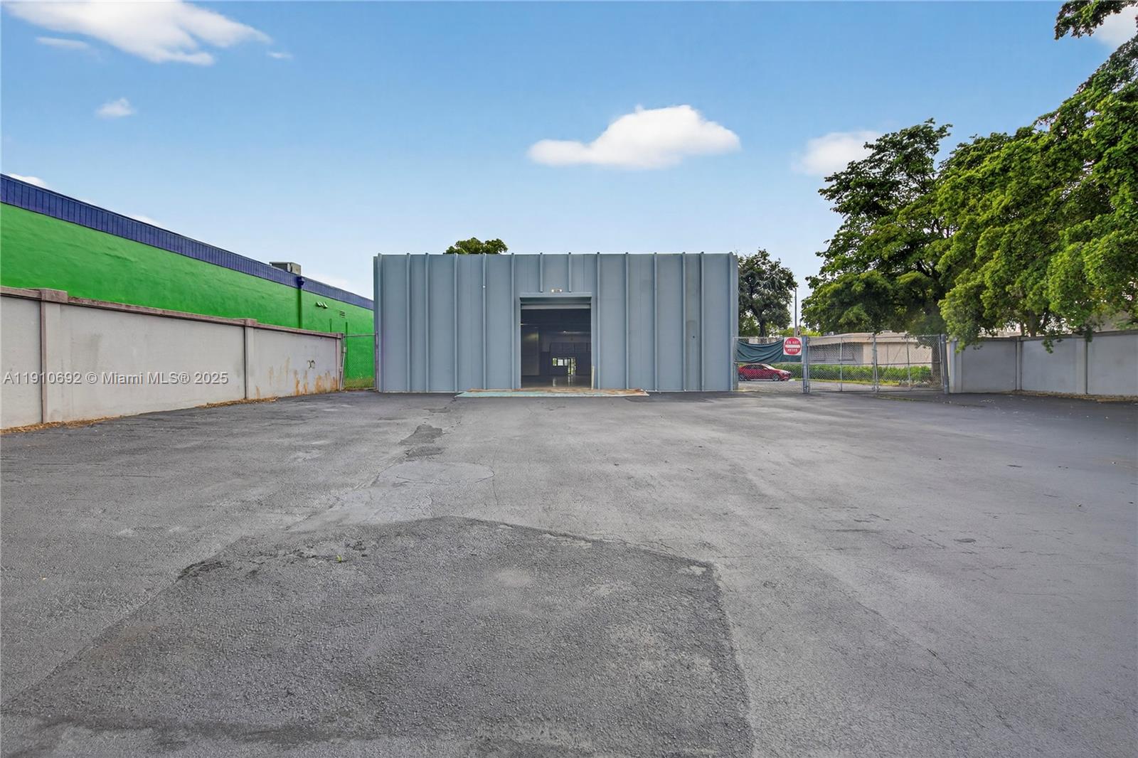 Подробнее / кв.футов $ 2025-11-08 0 Фото