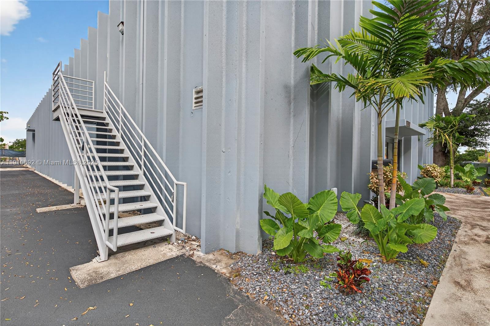 Подробнее / кв.футов $ 2025-11-08 0 Фото