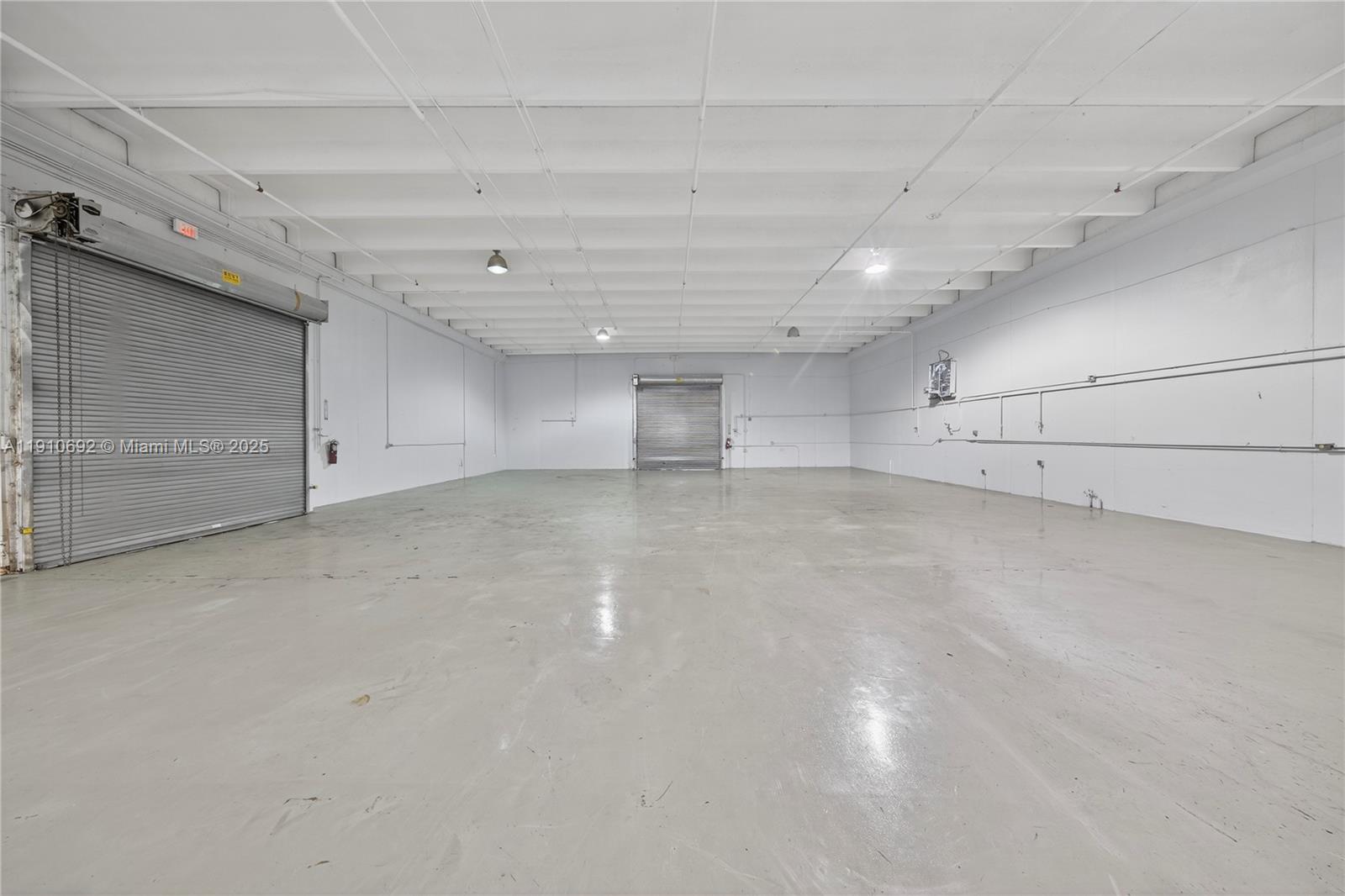 Подробнее / кв.футов $ 2025-11-08 0 Фото