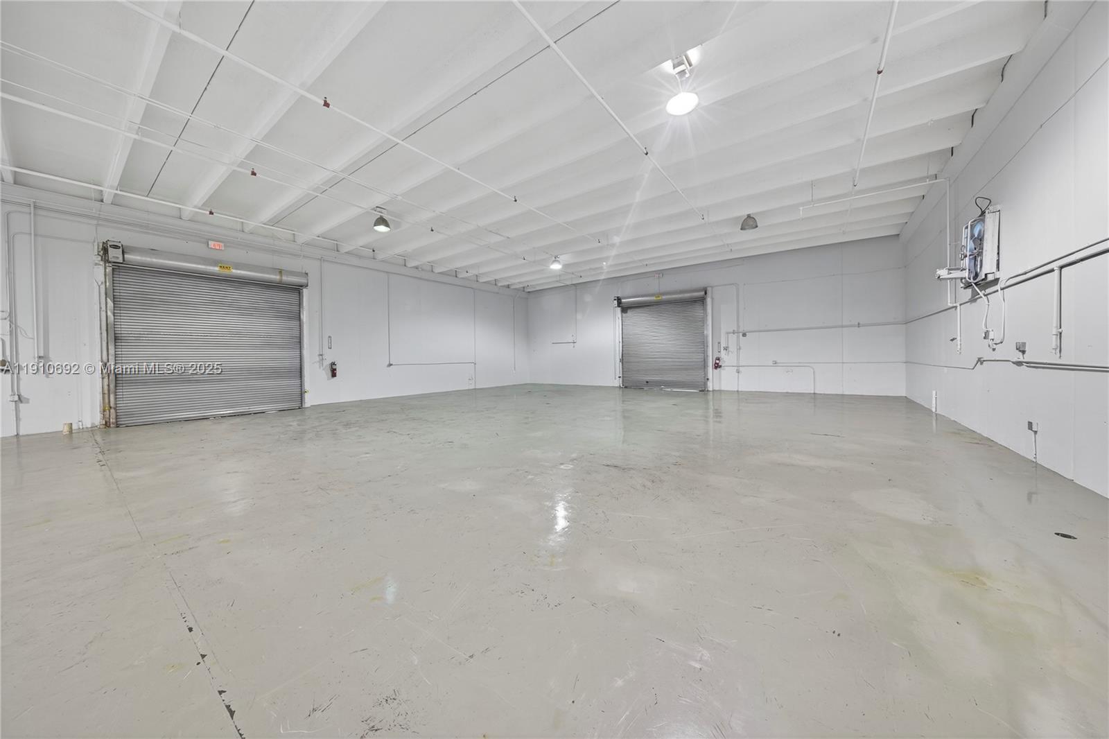 Подробнее / кв.футов $ 2025-11-08 0 Фото