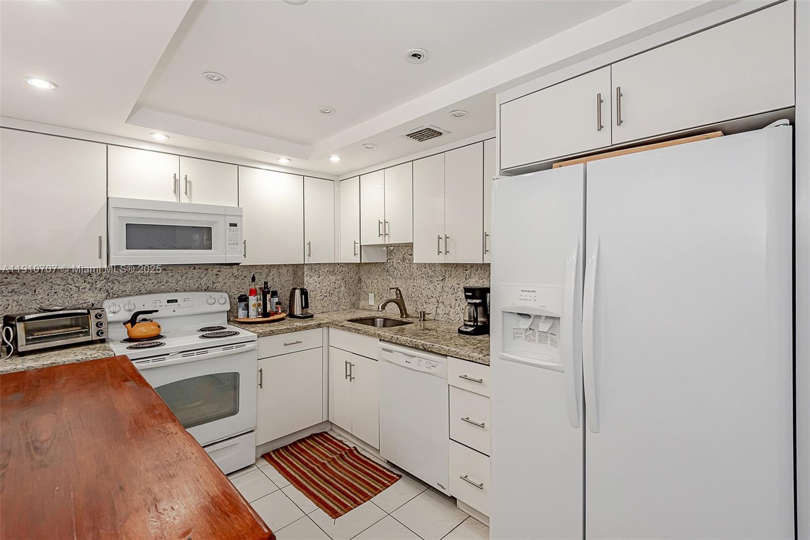 1028 2 / 2 1521 кв.футов $ 2025-11-12 0 Фото