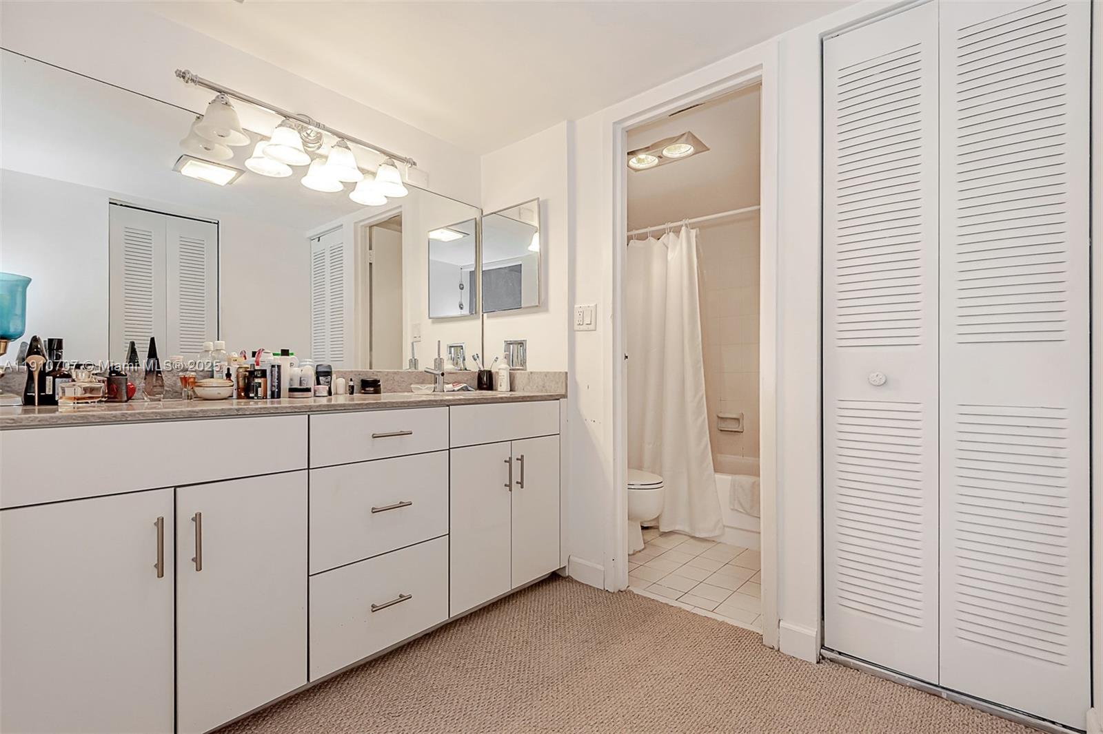 1028 2 / 2 1521 кв.футов $ 2025-11-12 0 Фото