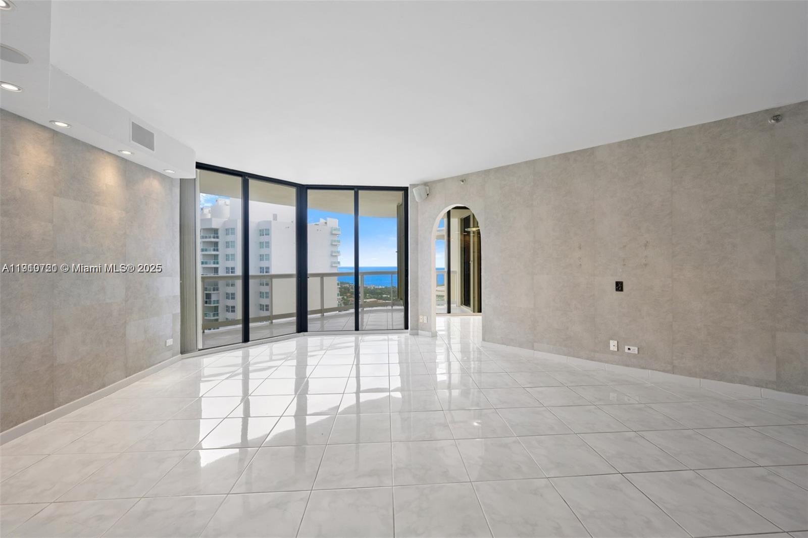 Photo of 20191 Country Club Dr #2603, Aventura, Florida, 33180 -