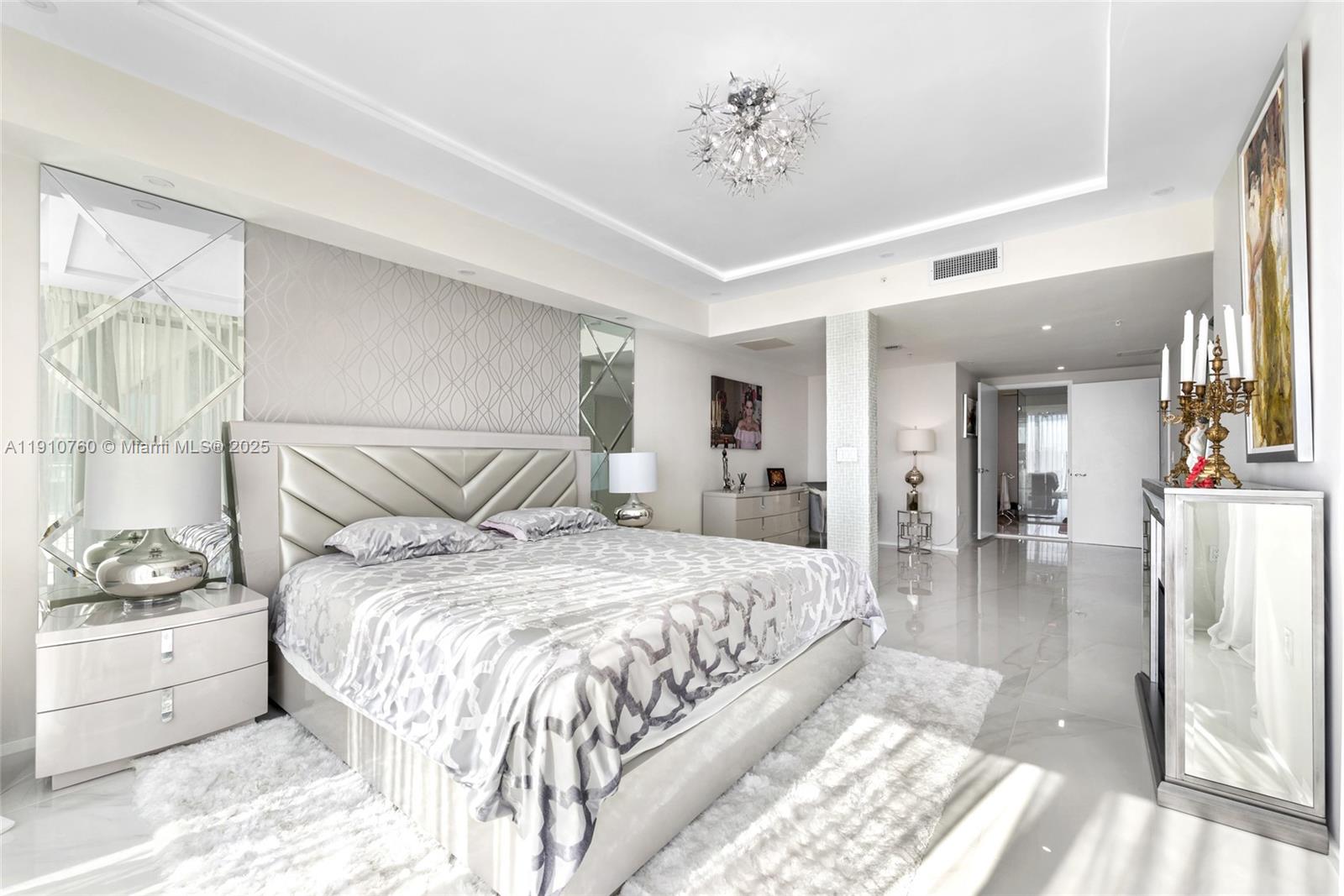 5-1908 2 / 3 1892 кв.футов $ 2025-11-08 0 Фото