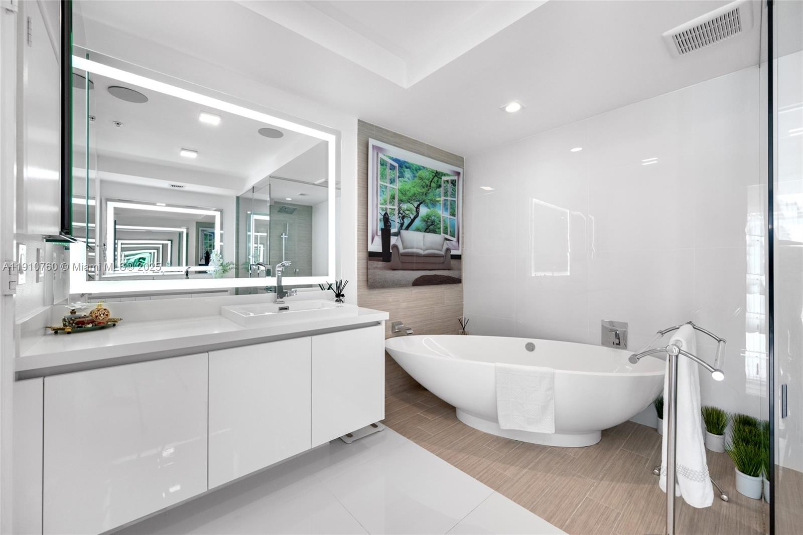 5-1908 2 / 3 1892 кв.футов $ 2025-11-08 0 Фото