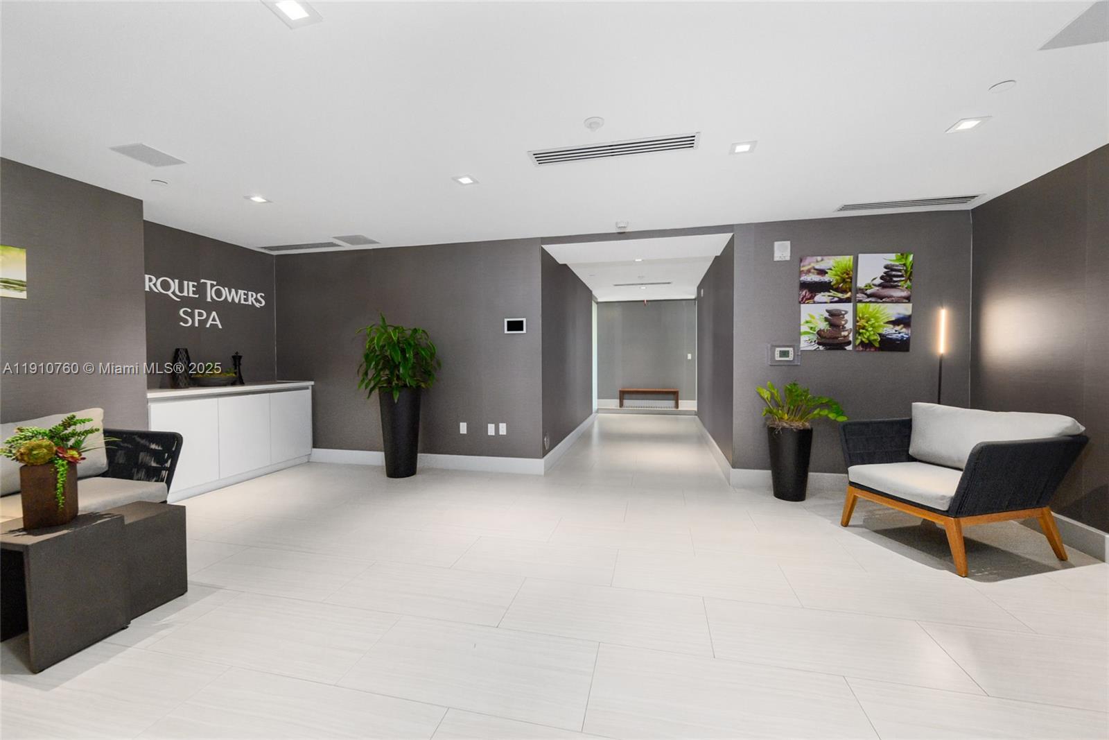 5-1908 2 / 3 1892 кв.футов $ 2025-11-08 0 Фото