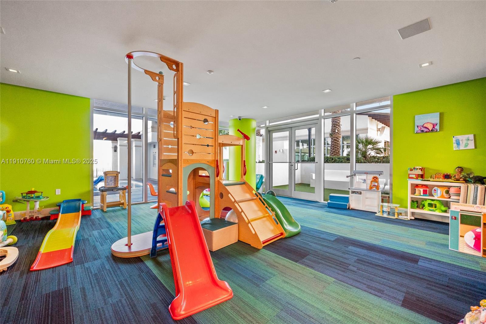 5-1908 2 / 3 1892 кв.футов $ 2025-11-08 0 Фото