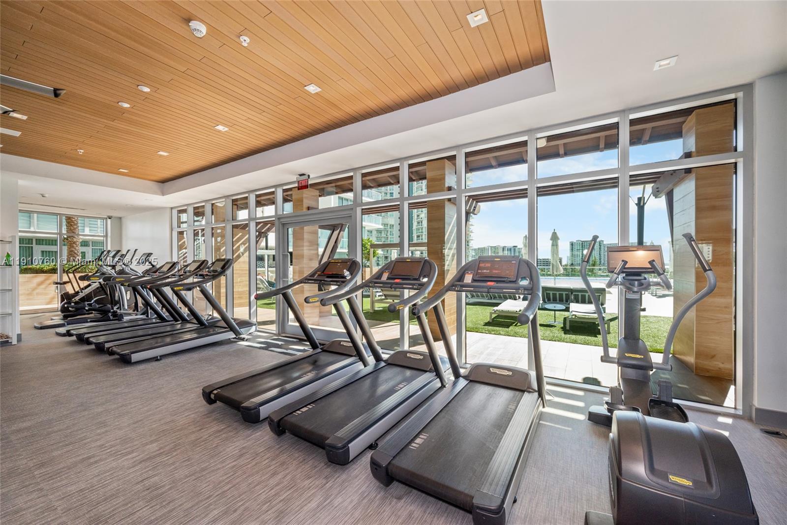 5-1908 2 / 3 1892 кв.футов $ 2025-11-08 0 Фото