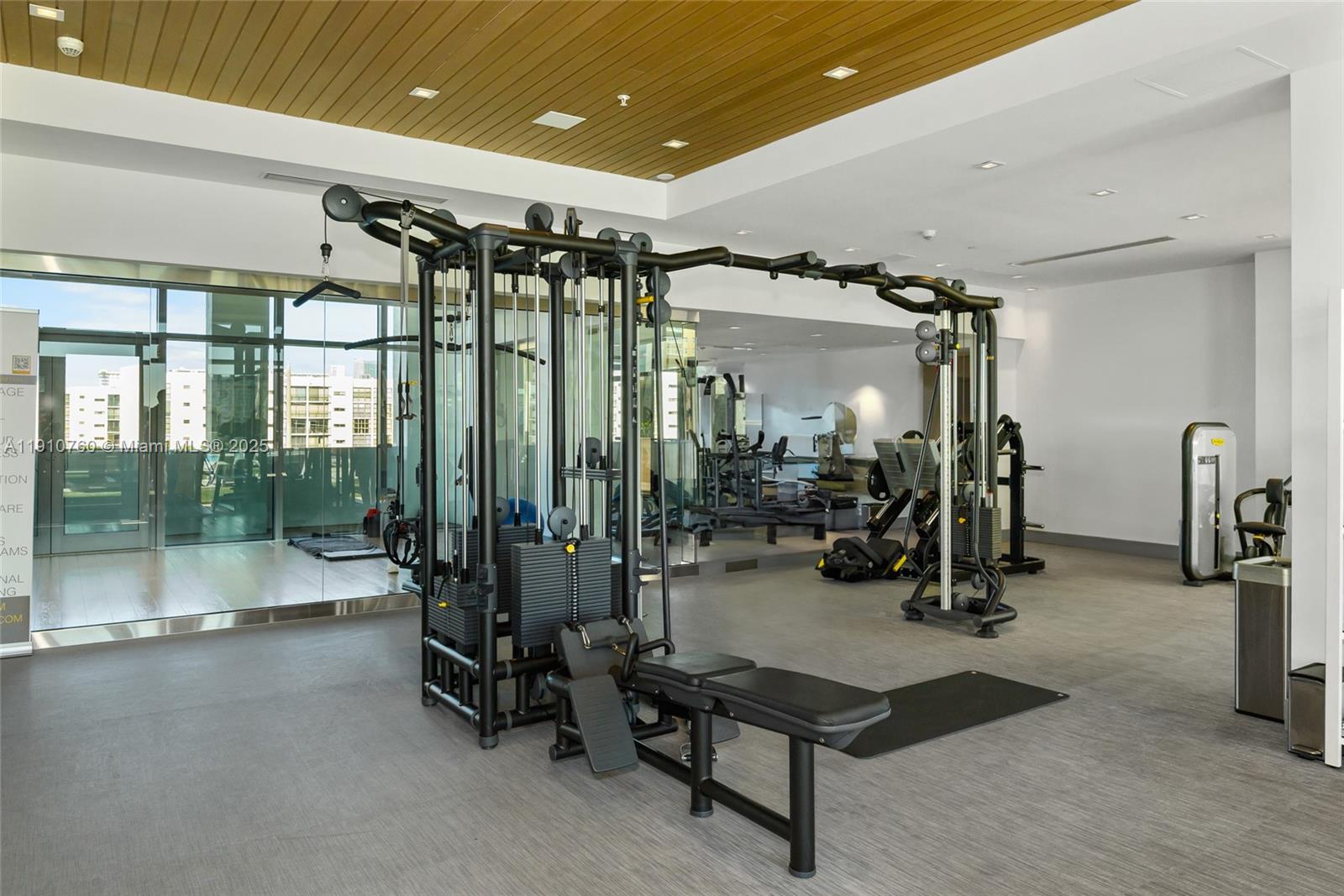 5-1908 2 / 3 1892 кв.футов $ 2025-11-08 0 Фото