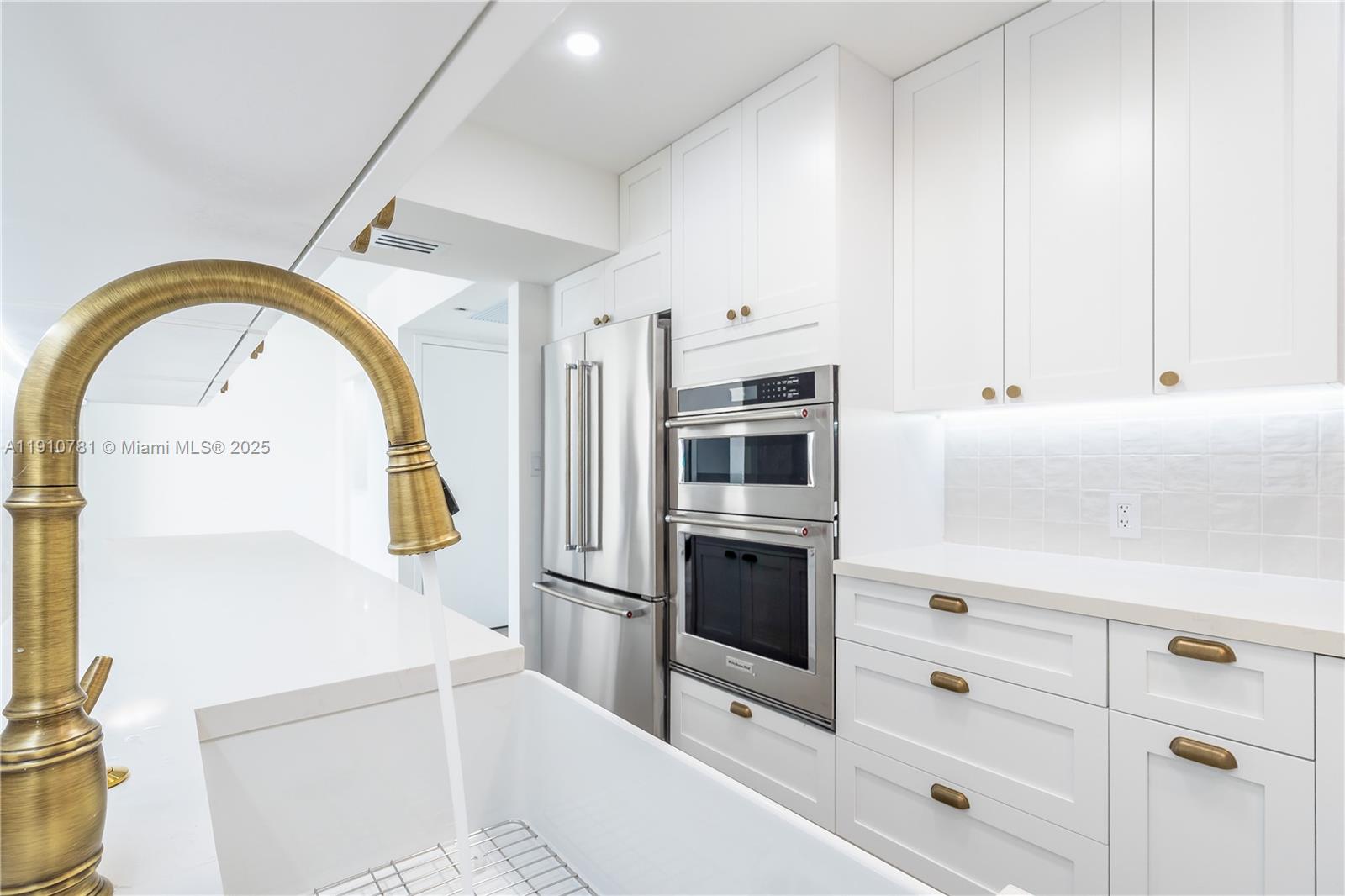 Photo of 3675 Country Club Dr  #1906, Aventura, Florida, 33180 - 