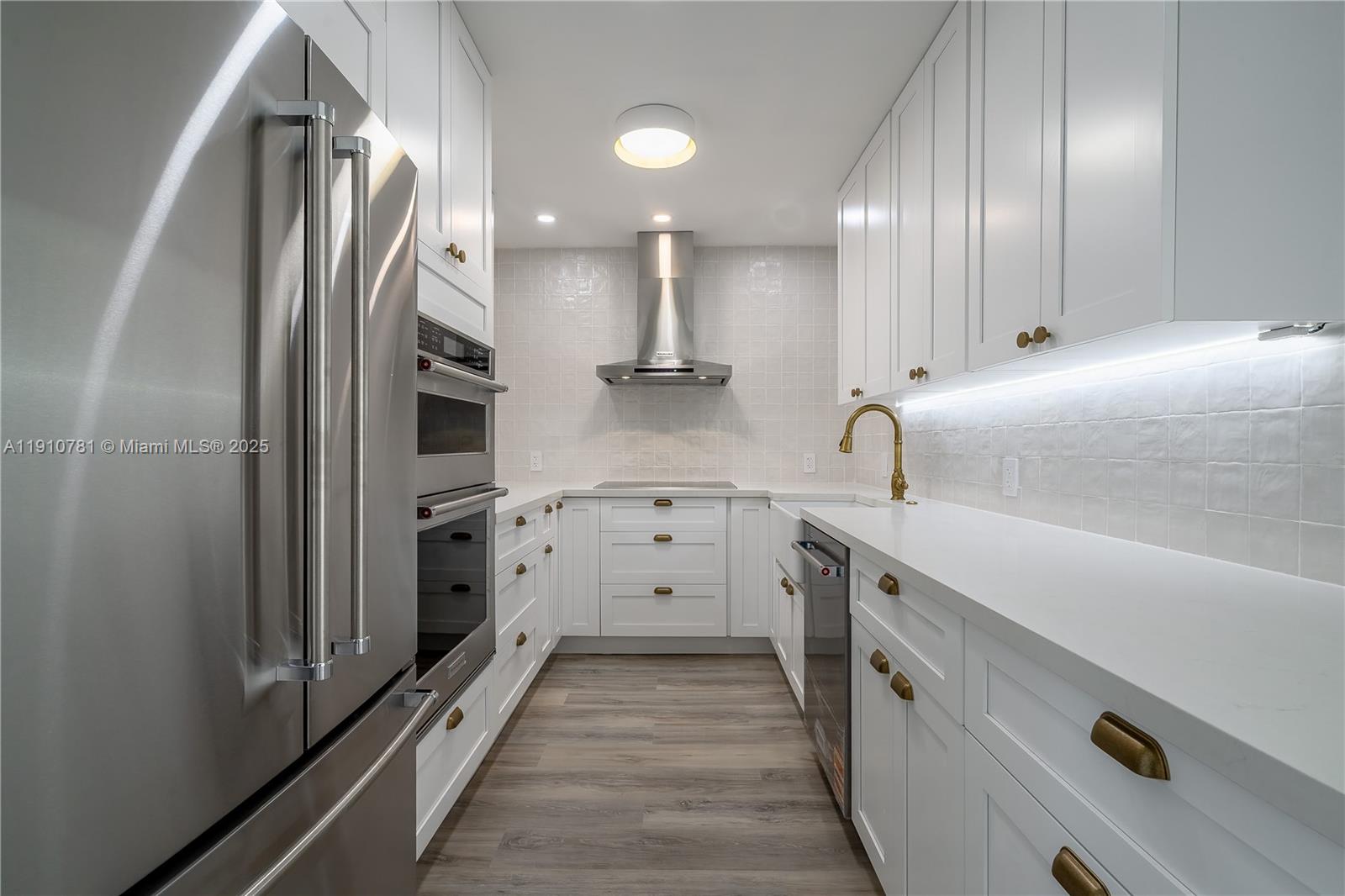 Photo of 3675 Country Club Dr  #1906, Aventura, Florida, 33180 - 