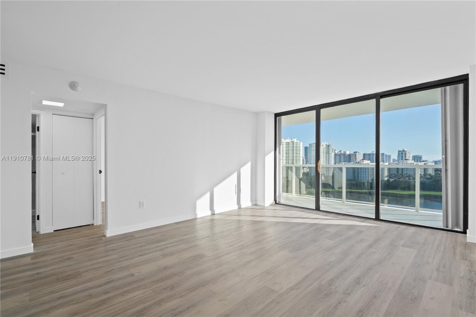 Photo of 3675 Country Club Dr  #1906, Aventura, Florida, 33180 - 