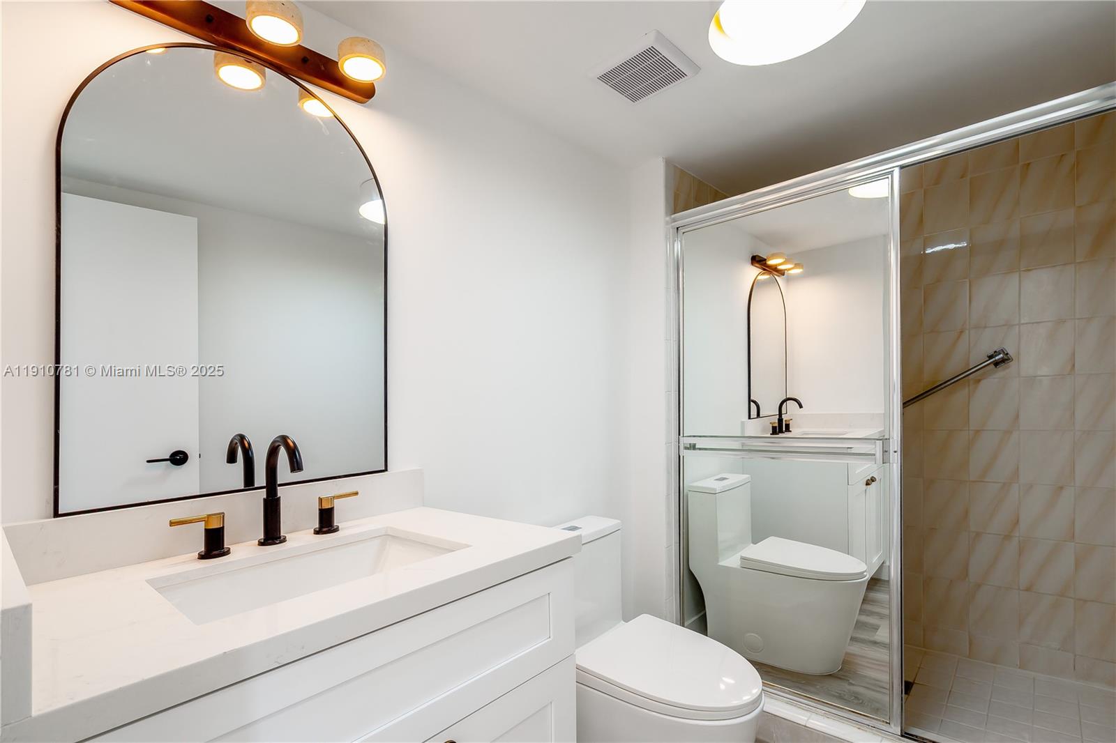 Photo of 3675 Country Club Dr  #1906, Aventura, Florida, 33180 - 