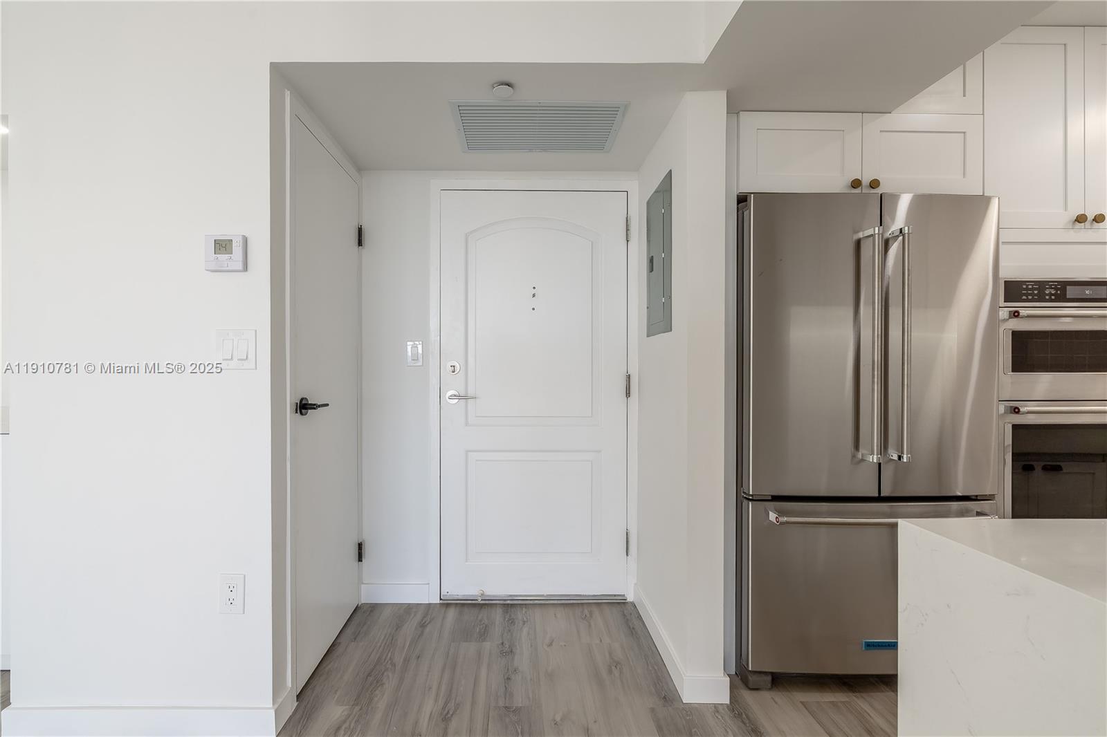 Photo of 3675 Country Club Dr  #1906, Aventura, Florida, 33180 - 