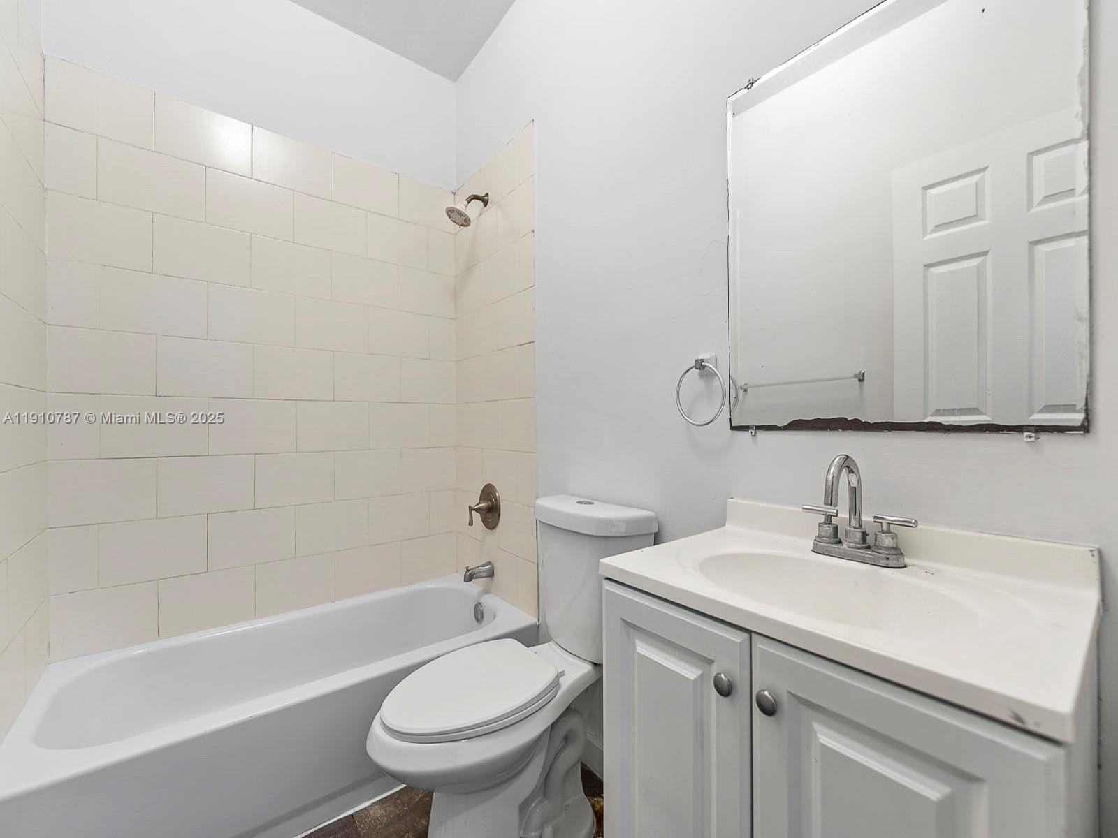   /  2950 sq. ft. $ 2025-11-08 0 Photo