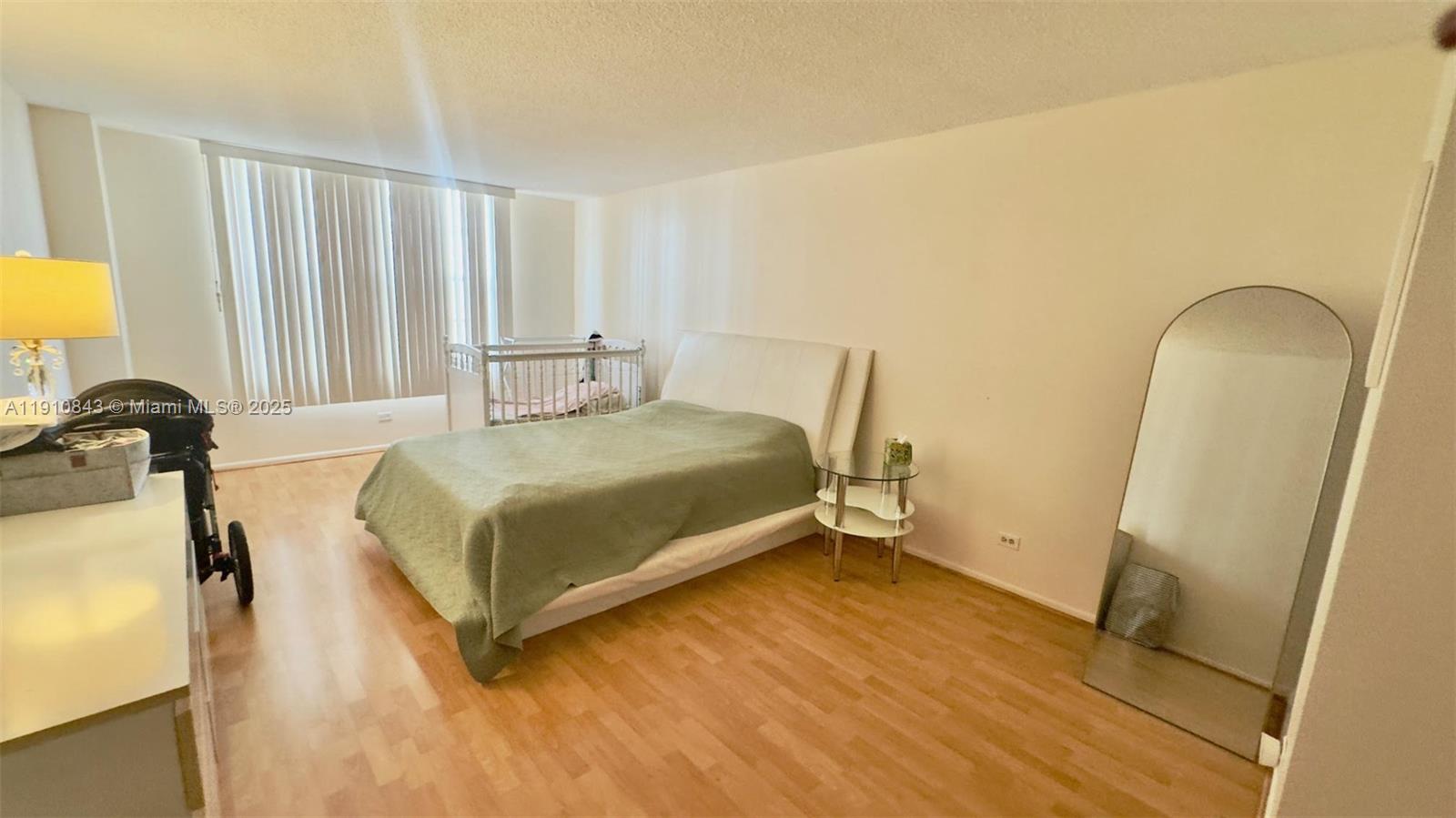 612 2 / 2 1552 sq. ft. $ 2025-11-08 0 Photo