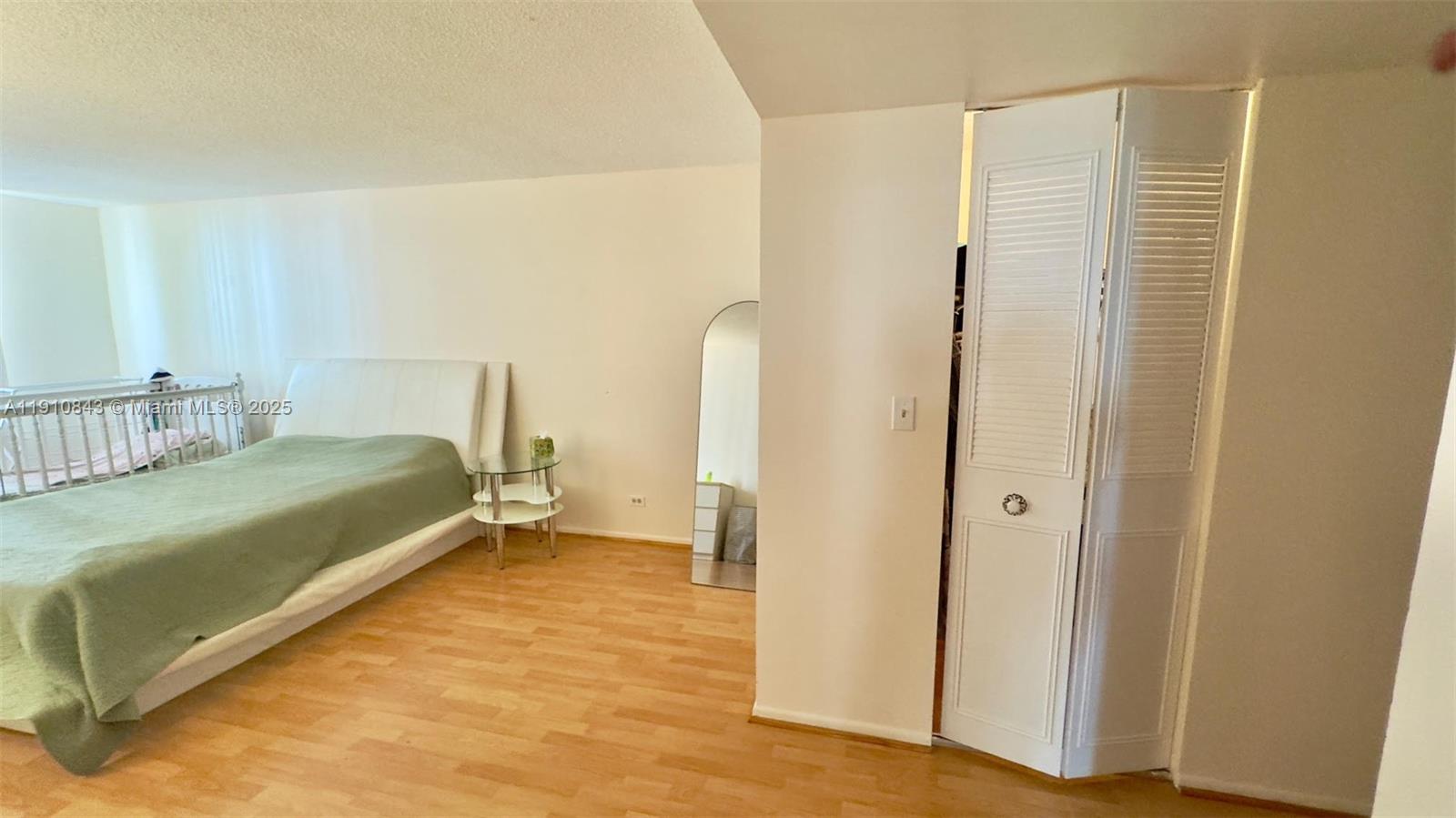 612 2 / 2 1552 sq. ft. $ 2025-11-08 0 Photo