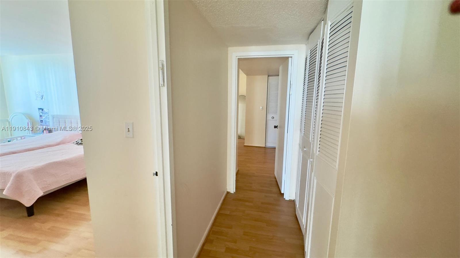 612 2 / 2 1552 sq. ft. $ 2025-11-08 0 Photo