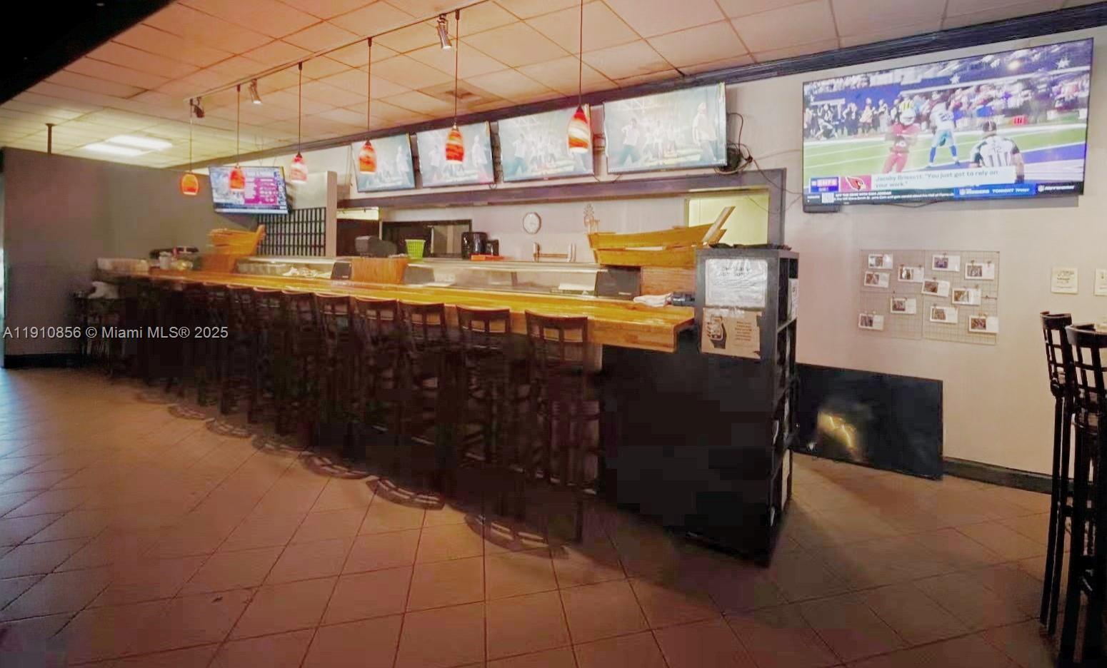 Подробнее / кв.футов $ 2025-11-08 0 Фото