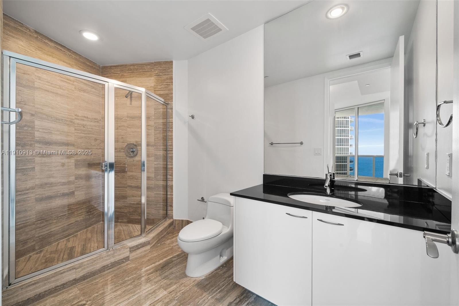 3007 2 / 3 2106 sq. ft. $ 2025-11-09 0 Photo