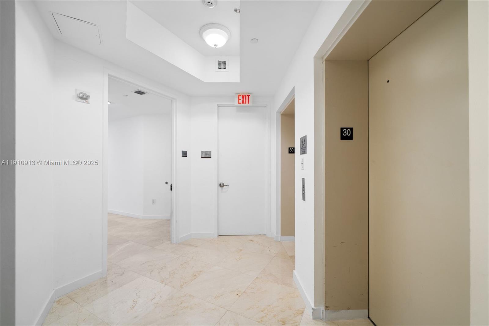 3007 2 / 3 2106 sq. ft. $ 2025-11-09 0 Photo