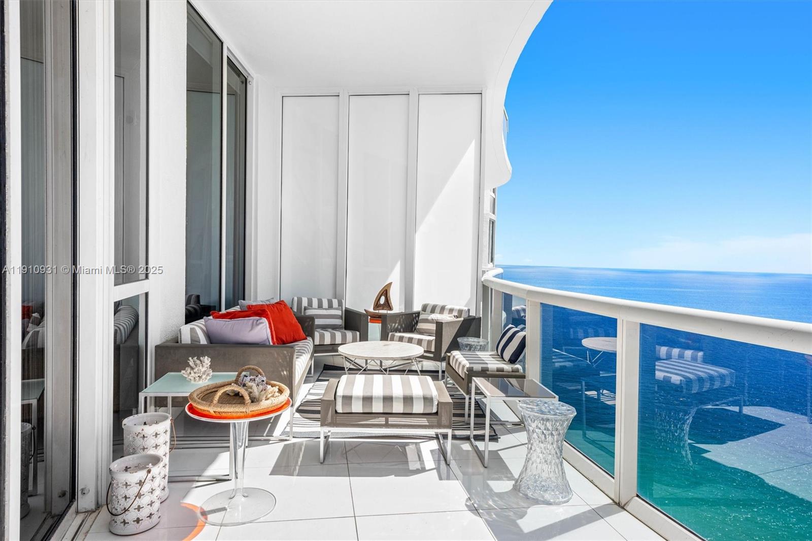 3107 3 / 3 2084 sq. ft. $ 2025-11-09 0 foto