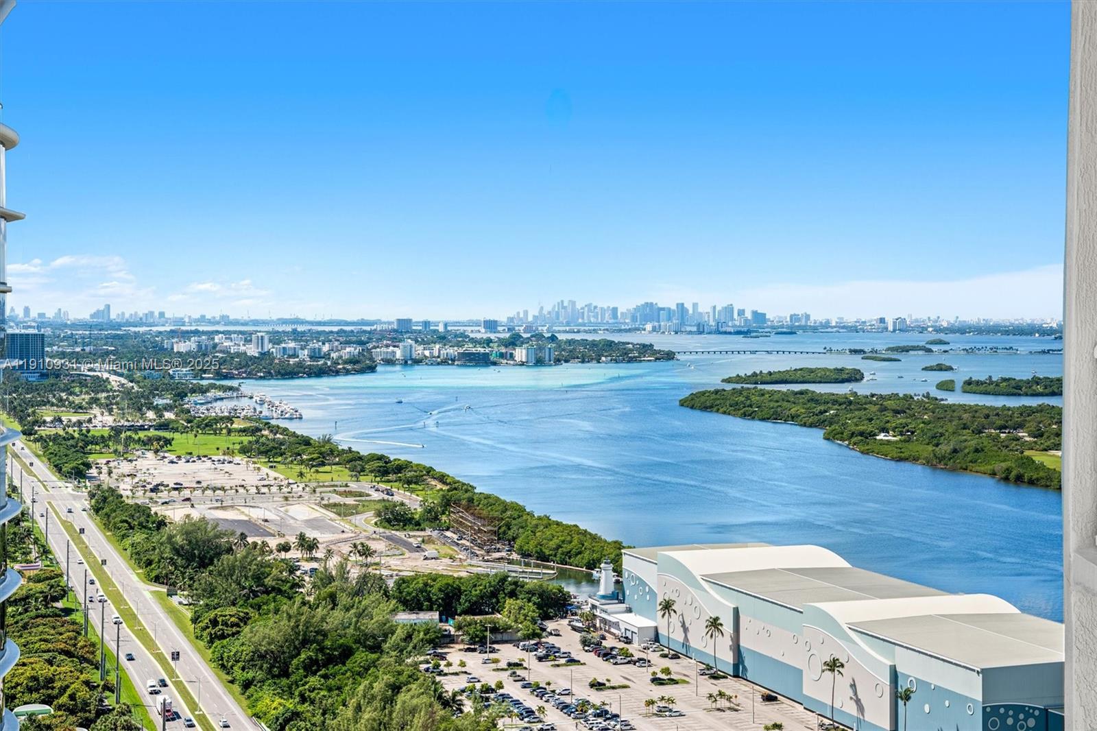 3107 3 / 3 2084 sq. ft. $ 2025-11-09 0 foto